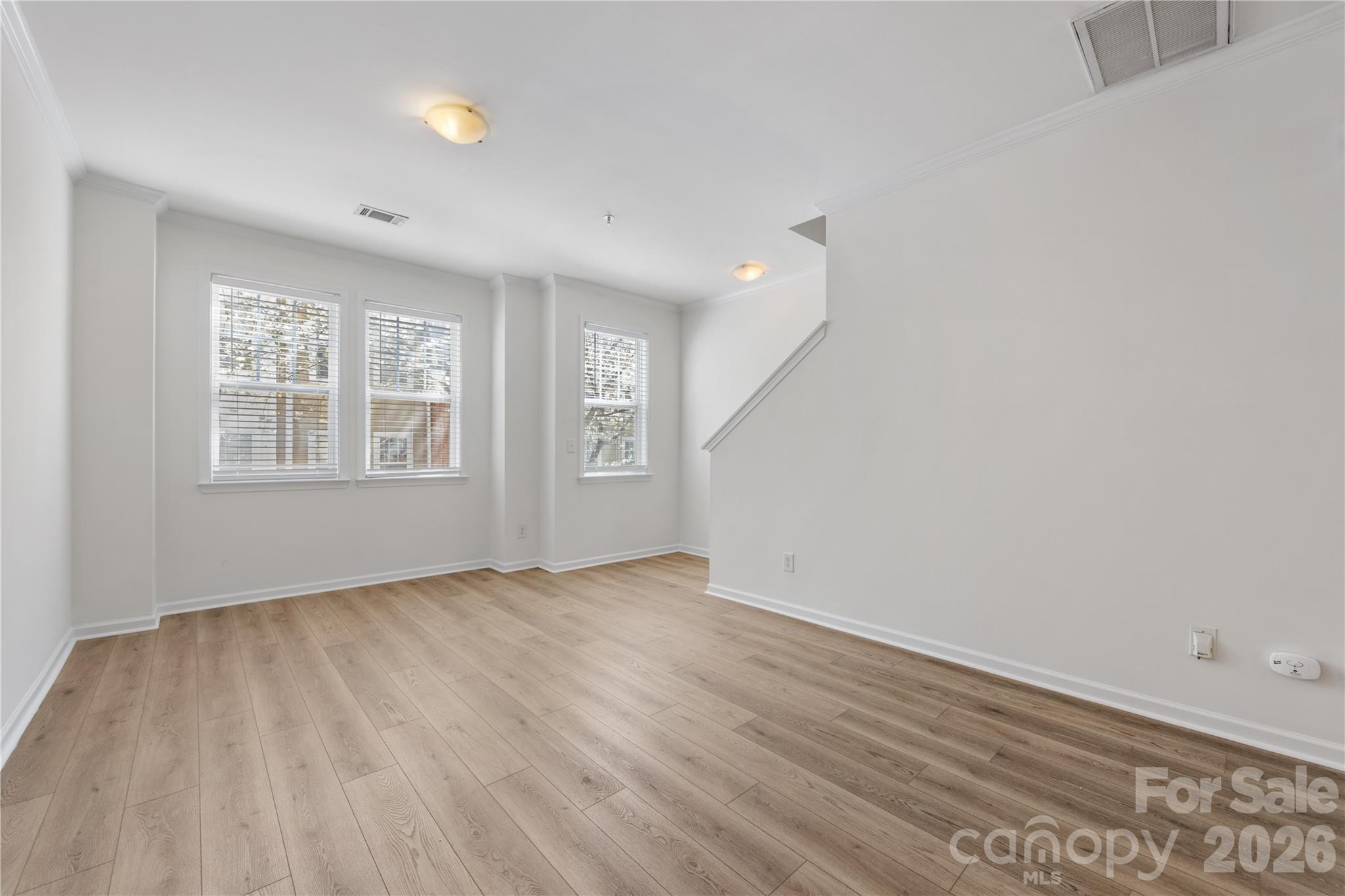 1127 Ilana Court Property Photo 7