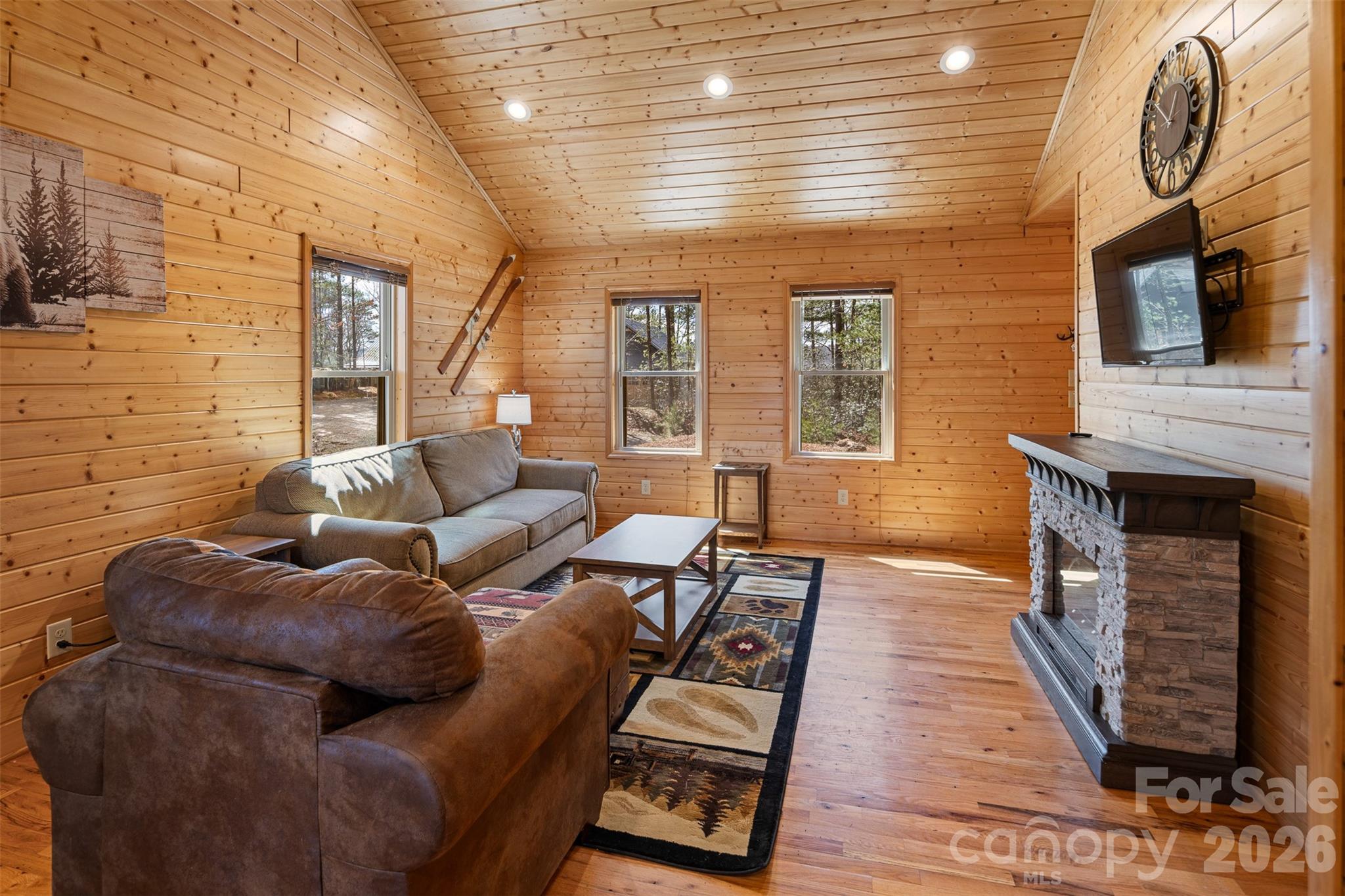 128 Deer Antler Drive Property Photo 4