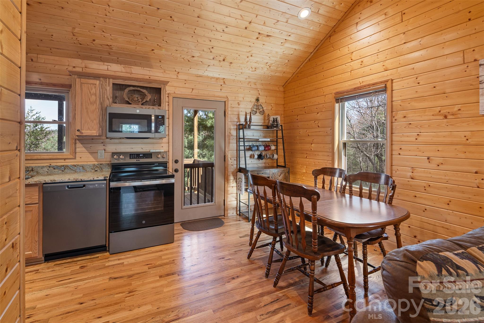 128 Deer Antler Drive Property Photo 6