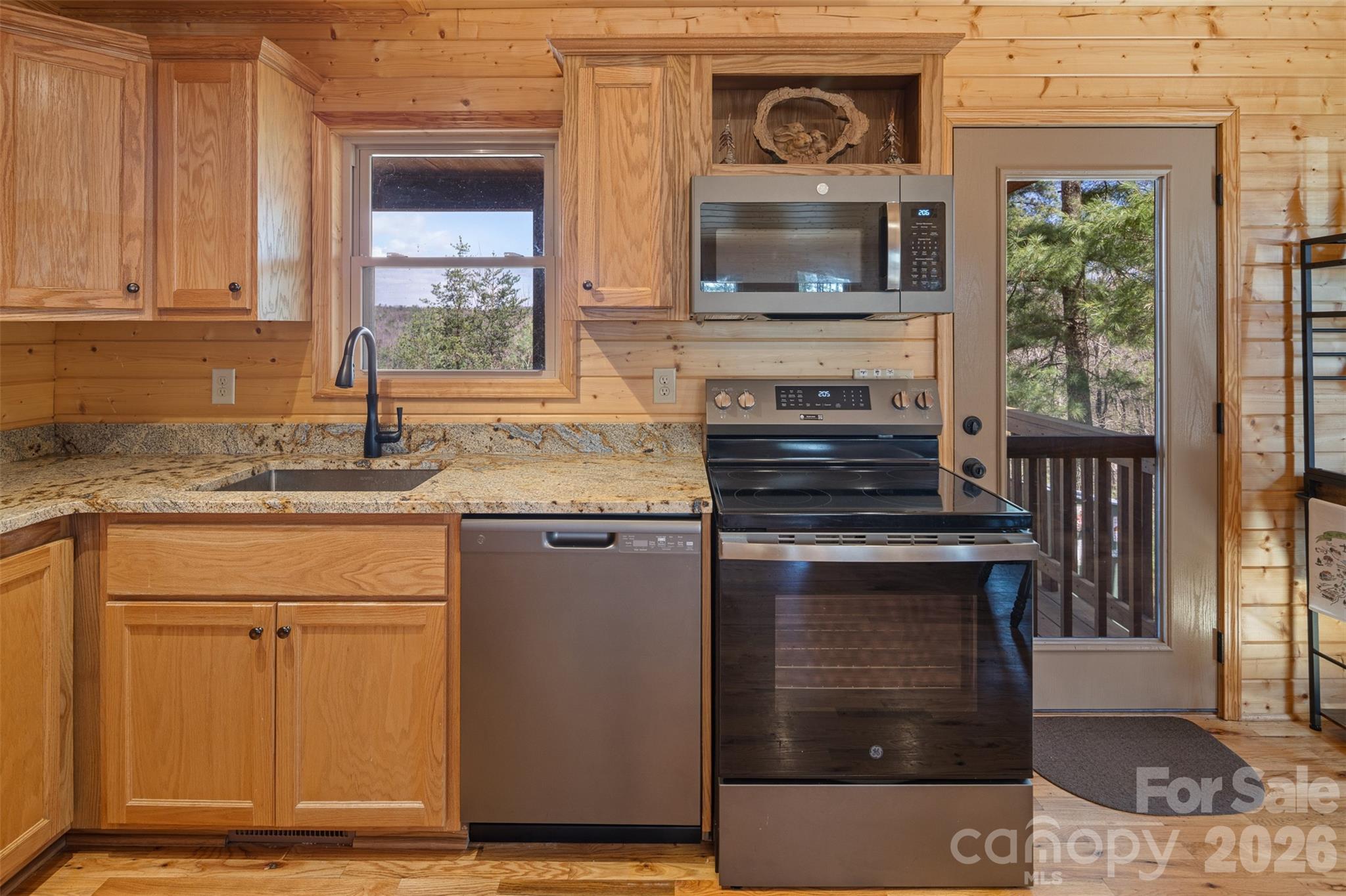 128 Deer Antler Drive Property Photo 7