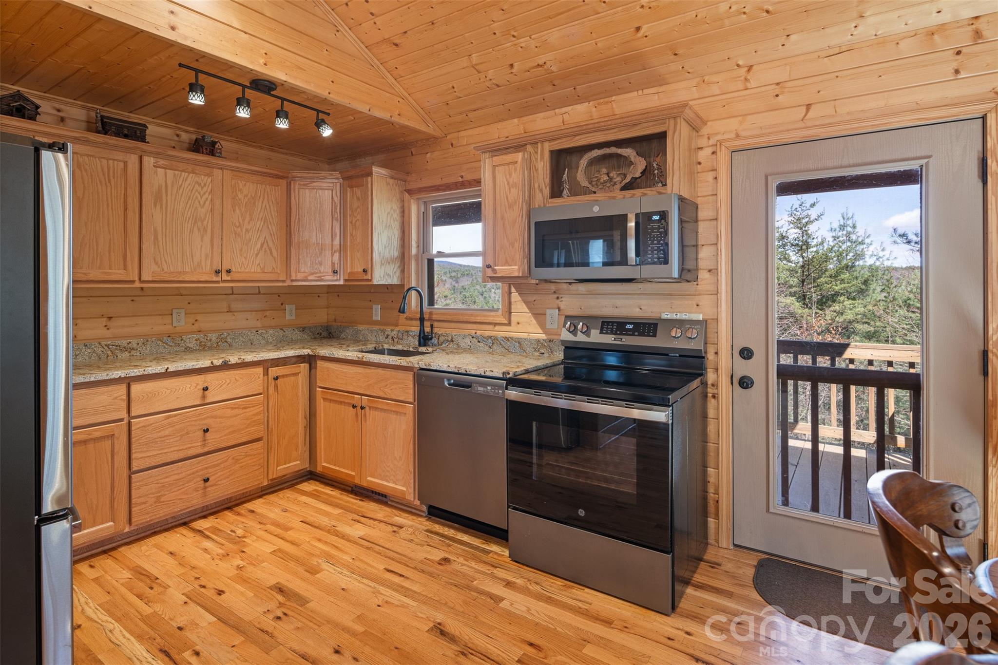 128 Deer Antler Drive Property Photo 8