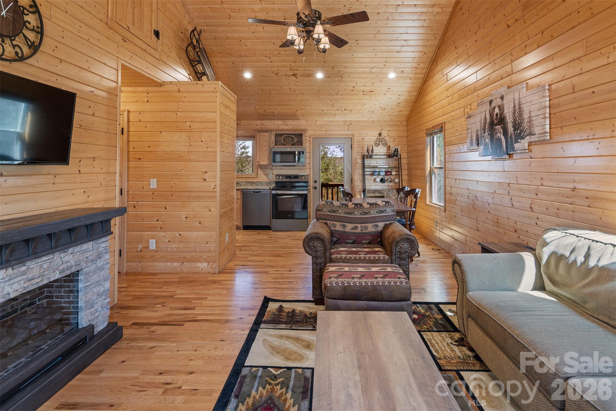 128 Deer Antler Drive Property Photo 16