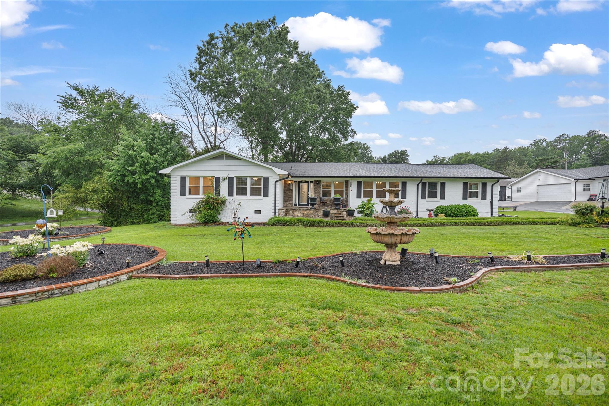 2524 Griffith Road Property Photo 1