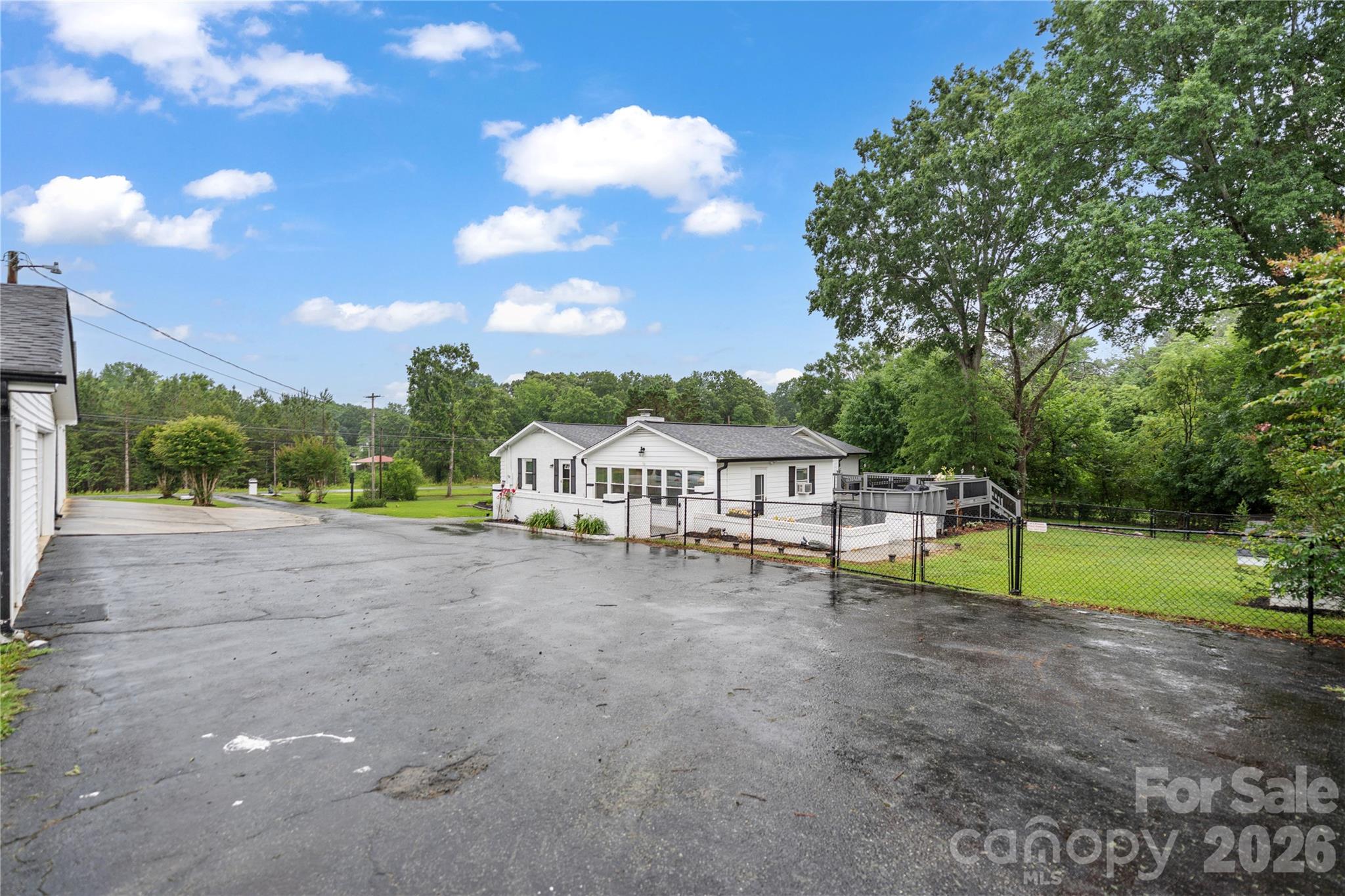 2524 Griffith Road Property Photo 44