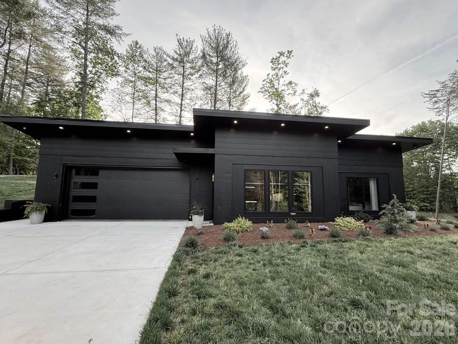 444 Starnes Circle Drive Property Photo 2