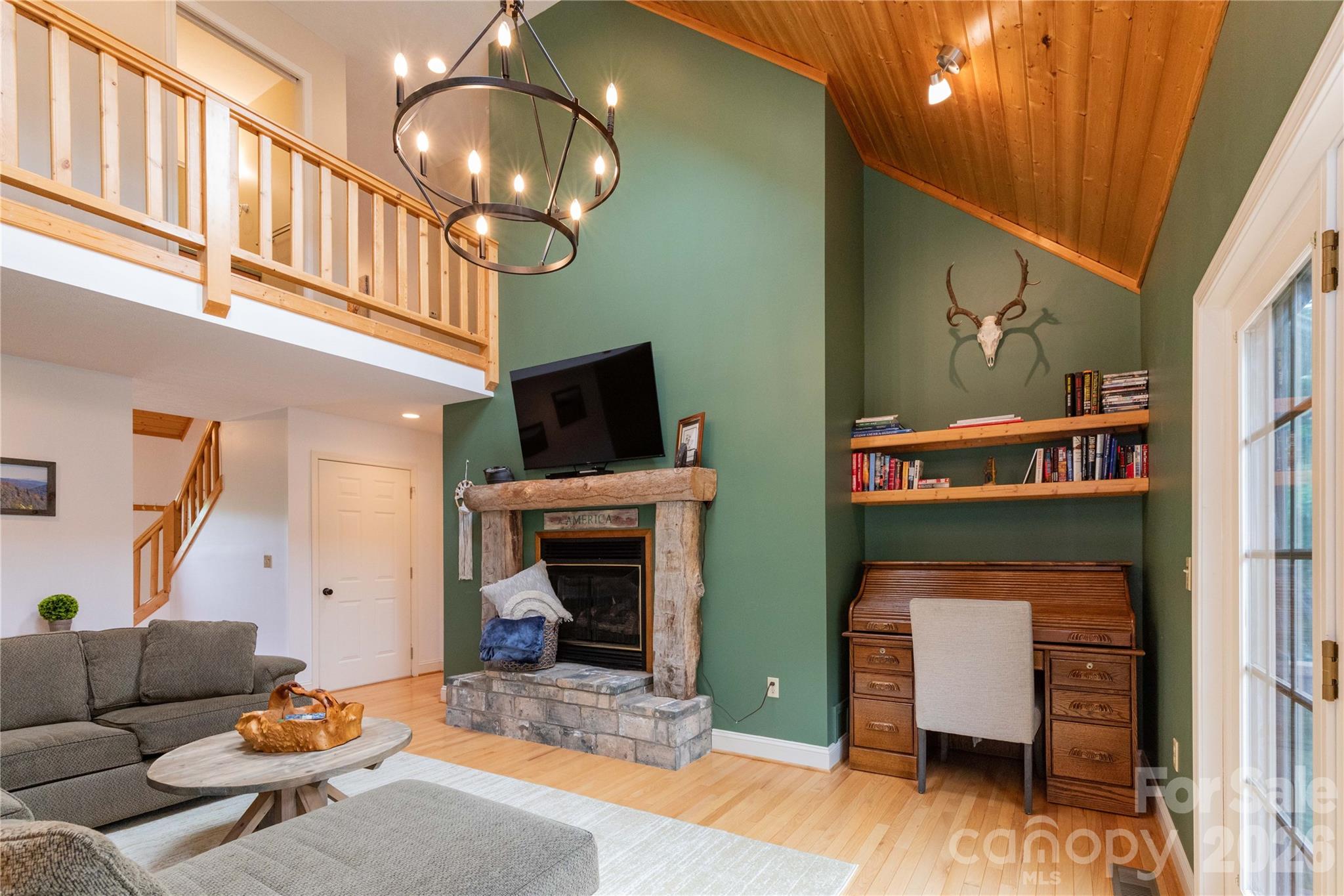 60 Rolling Lane Property Photo 2