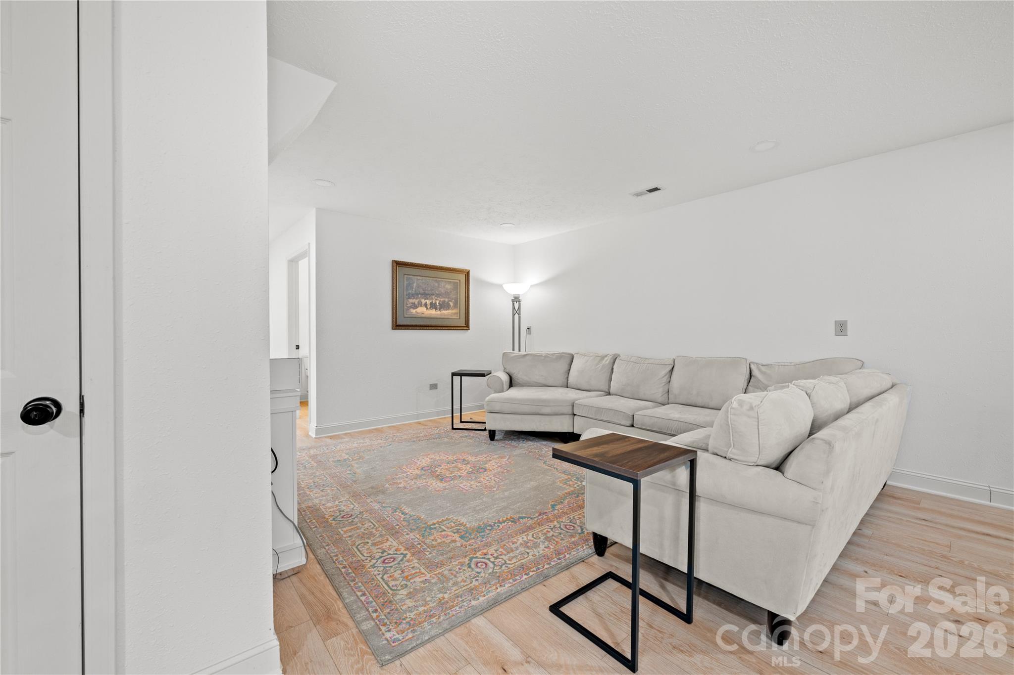 60 Rolling Lane Property Photo 11