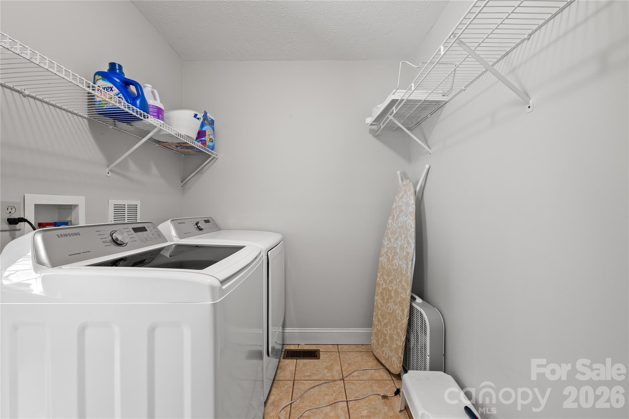 60 Rolling Lane Property Photo 22