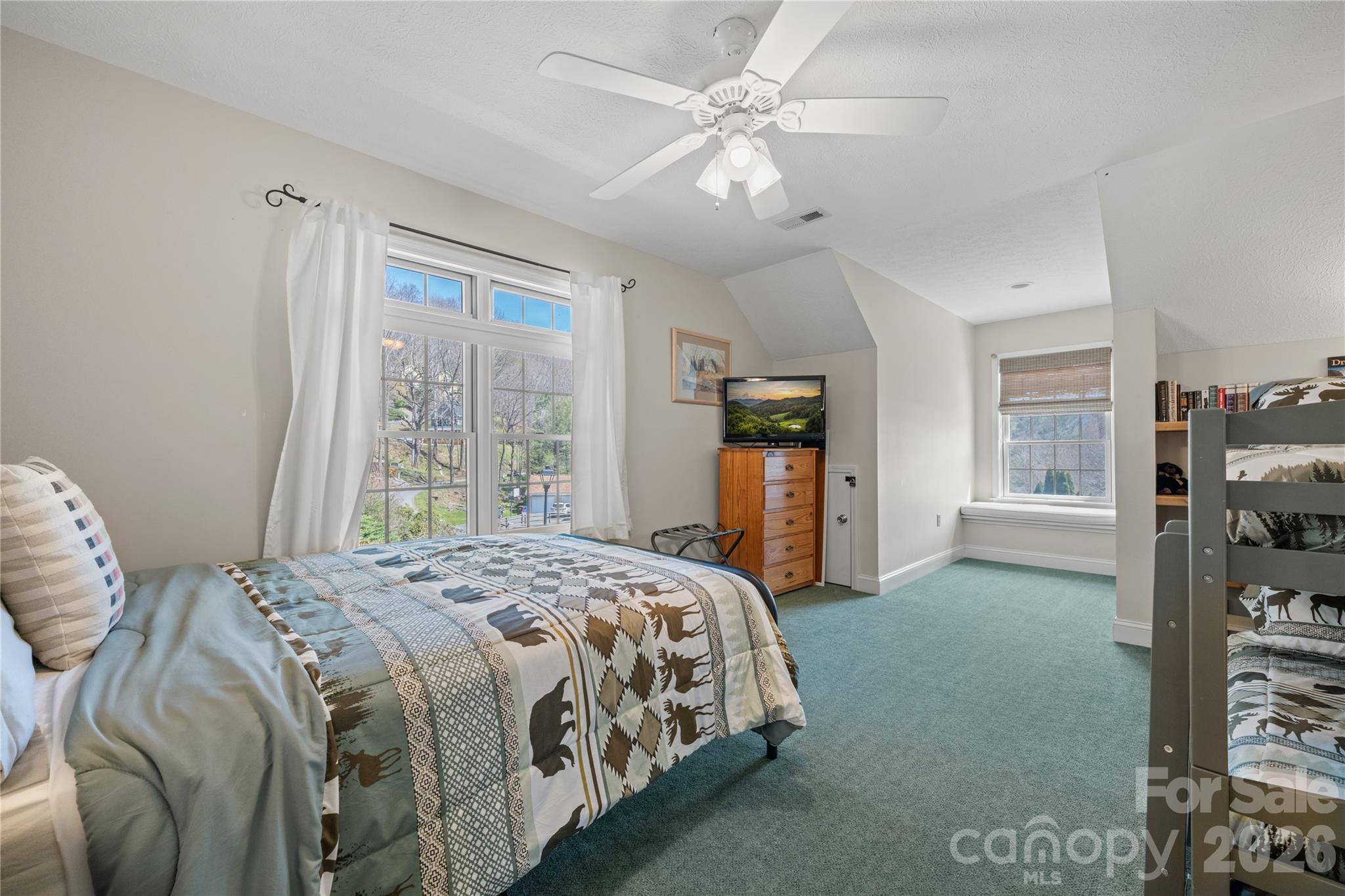 60 Rolling Lane Property Photo 32