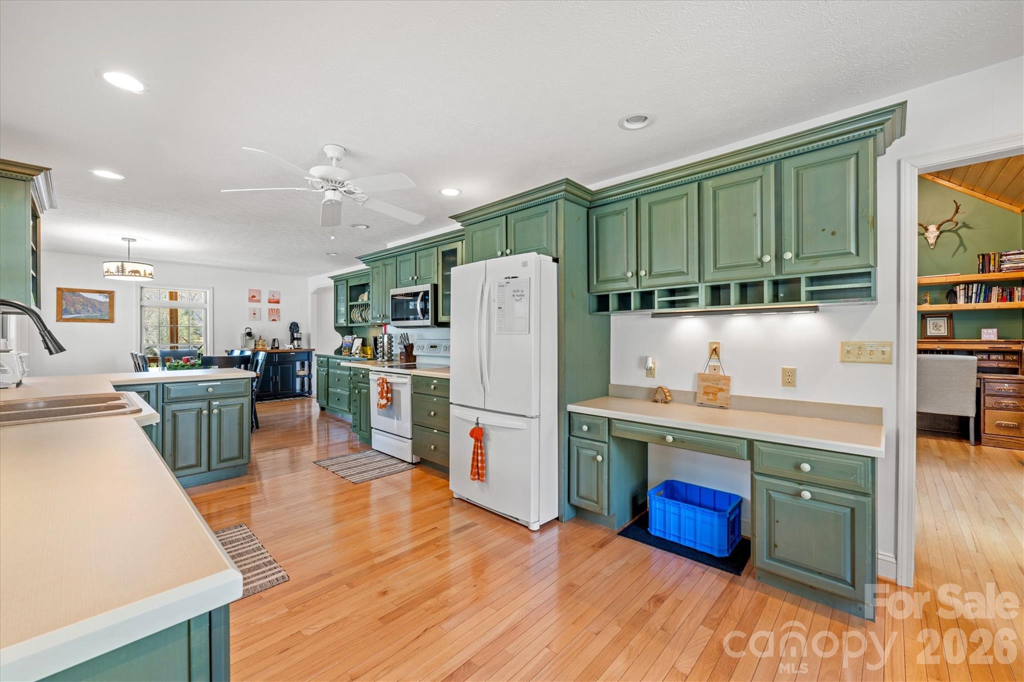 60 Rolling Lane Property Photo 40