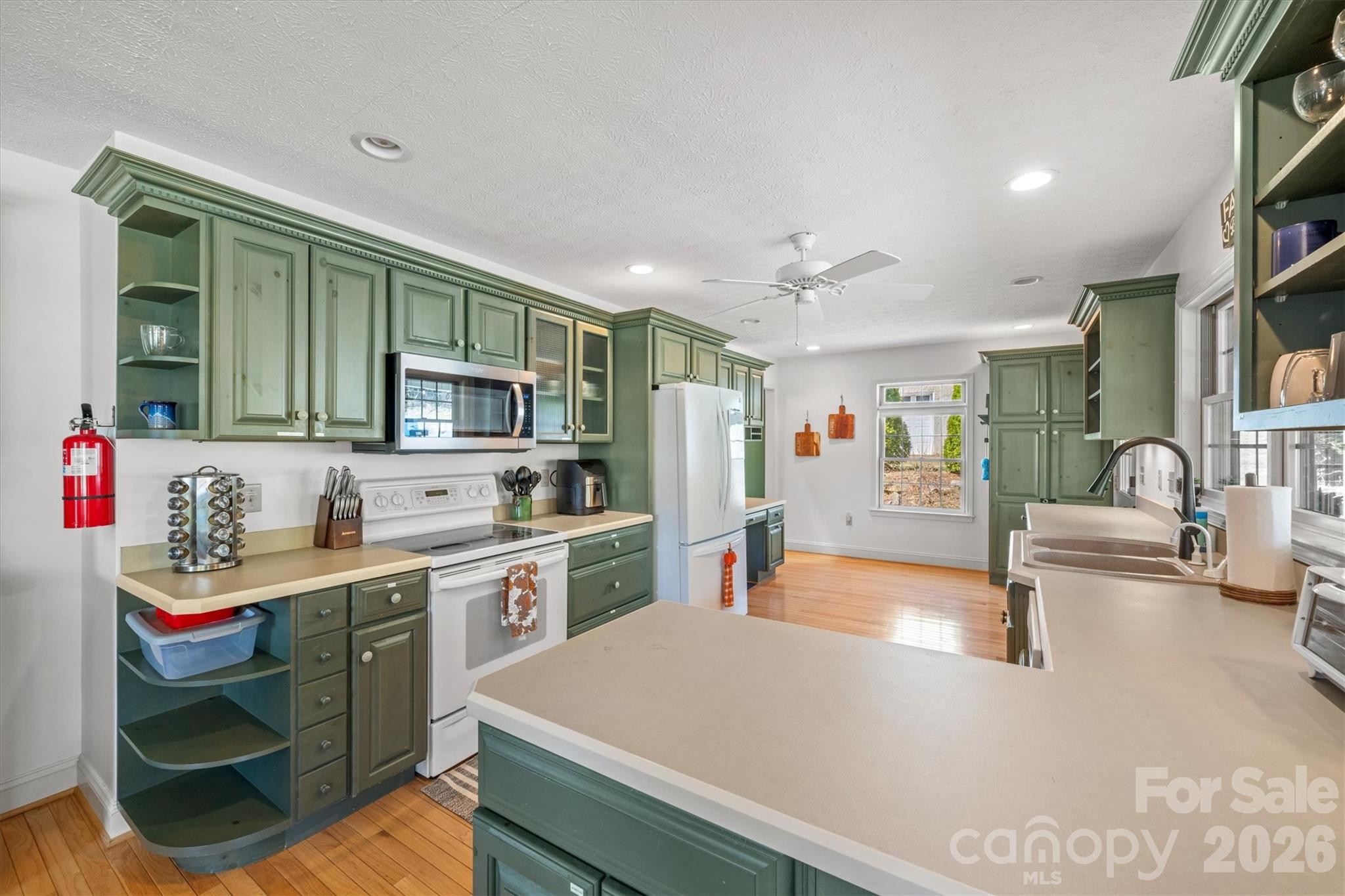 60 Rolling Lane Property Photo 41