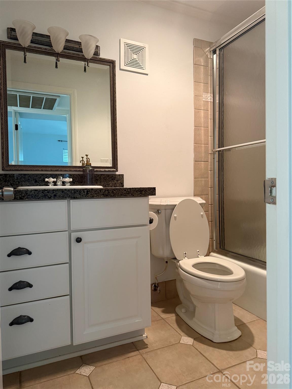 1323 Queens Road Property Photo 11