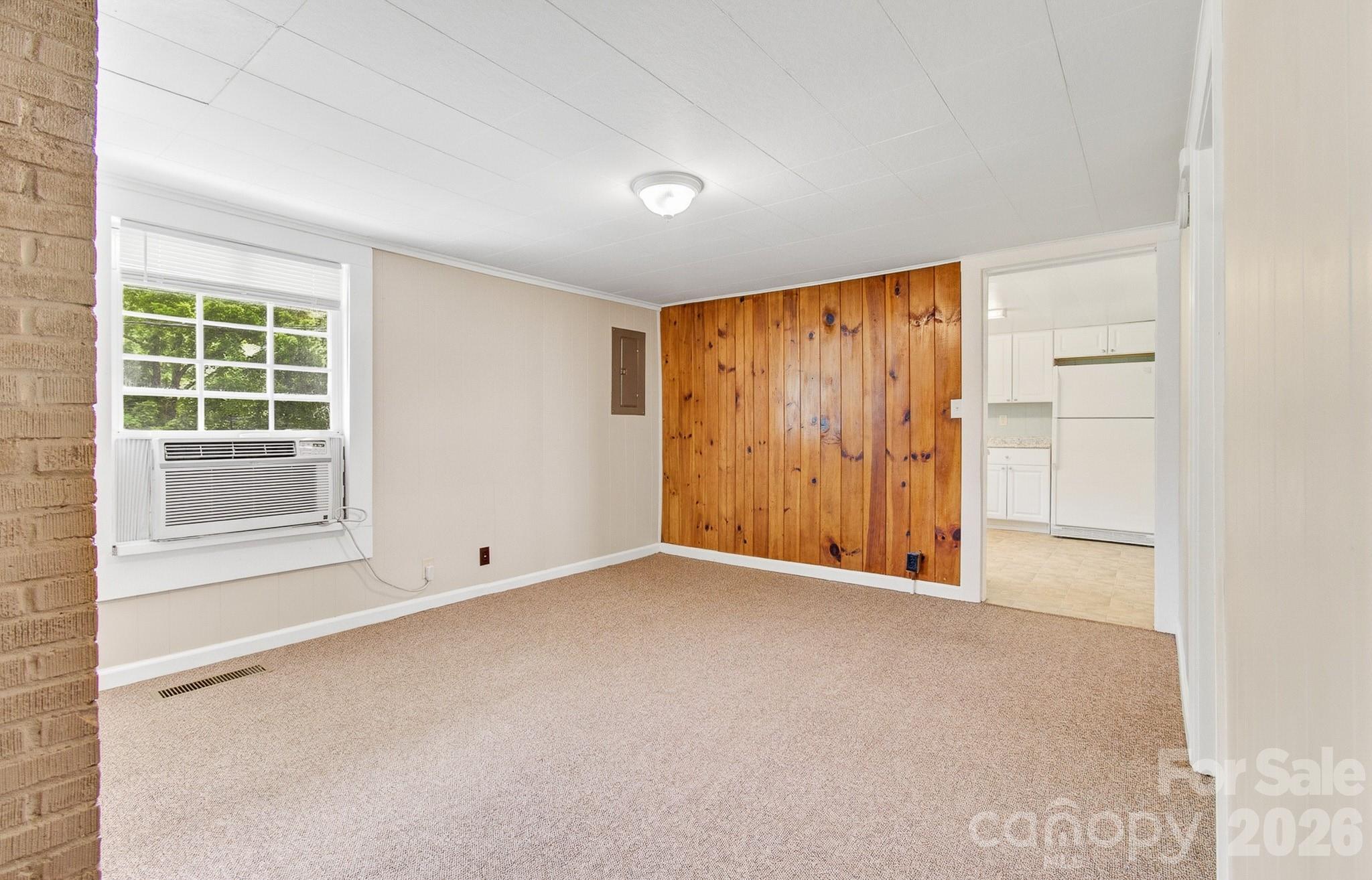 438 Loop Road Property Photo 5