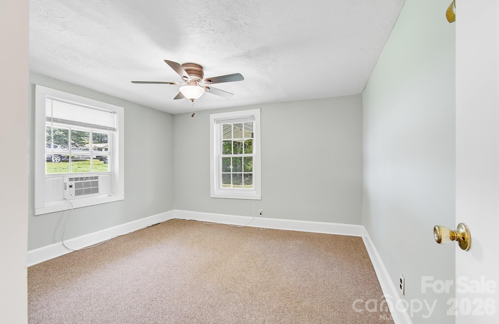 438 Loop Road Property Photo 8