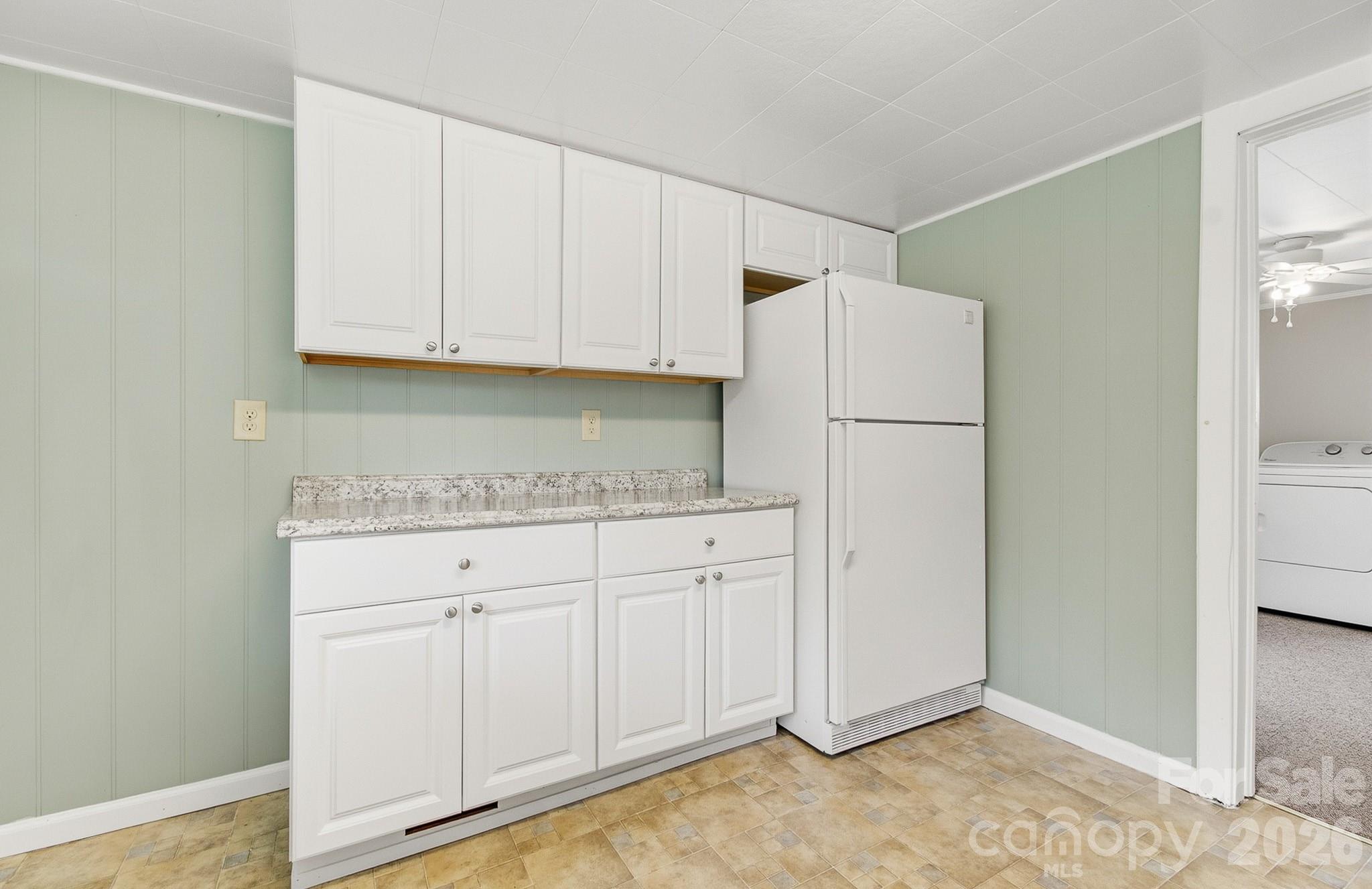 438 Loop Road Property Photo 15