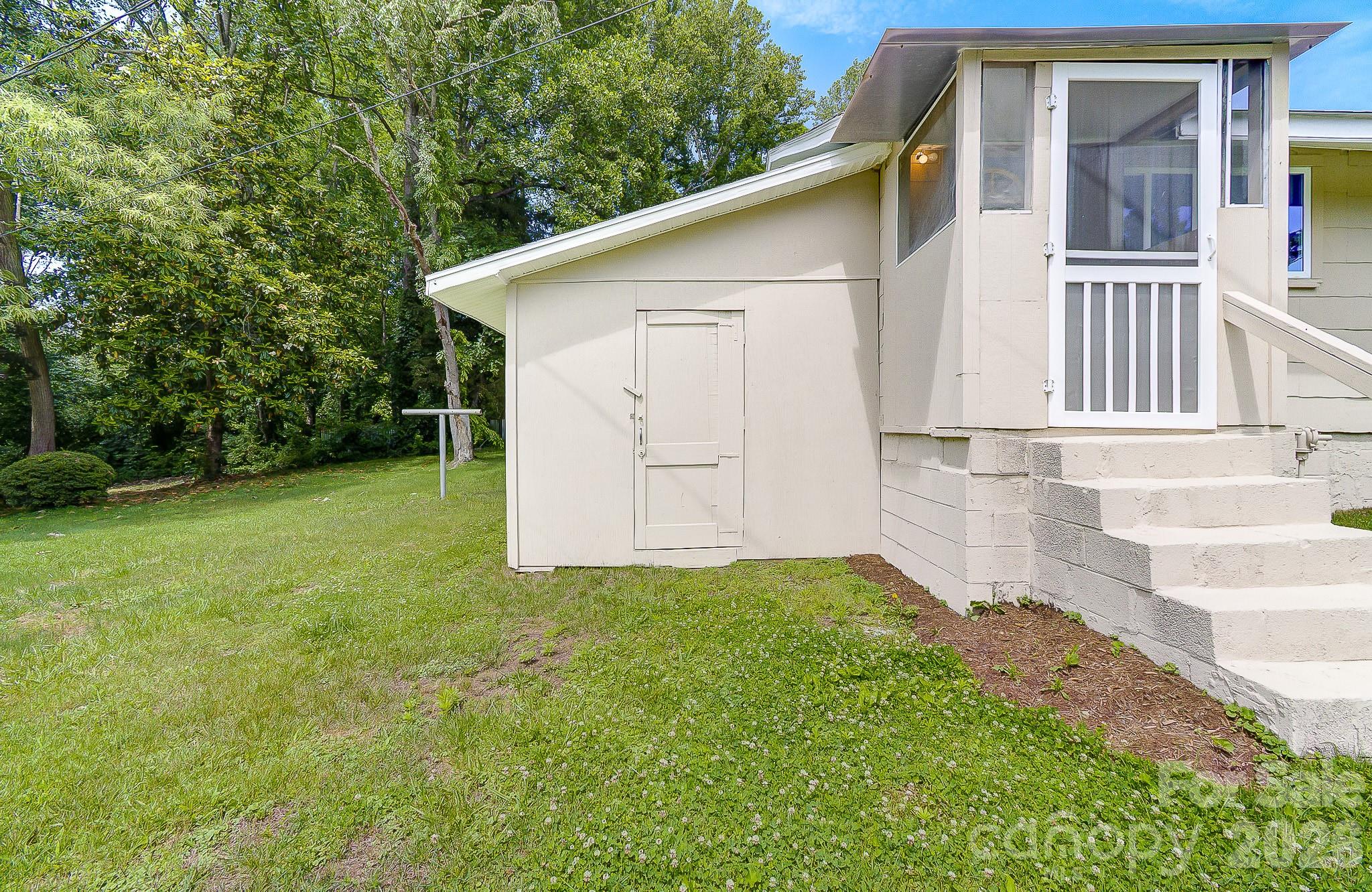 438 Loop Road Property Photo 36