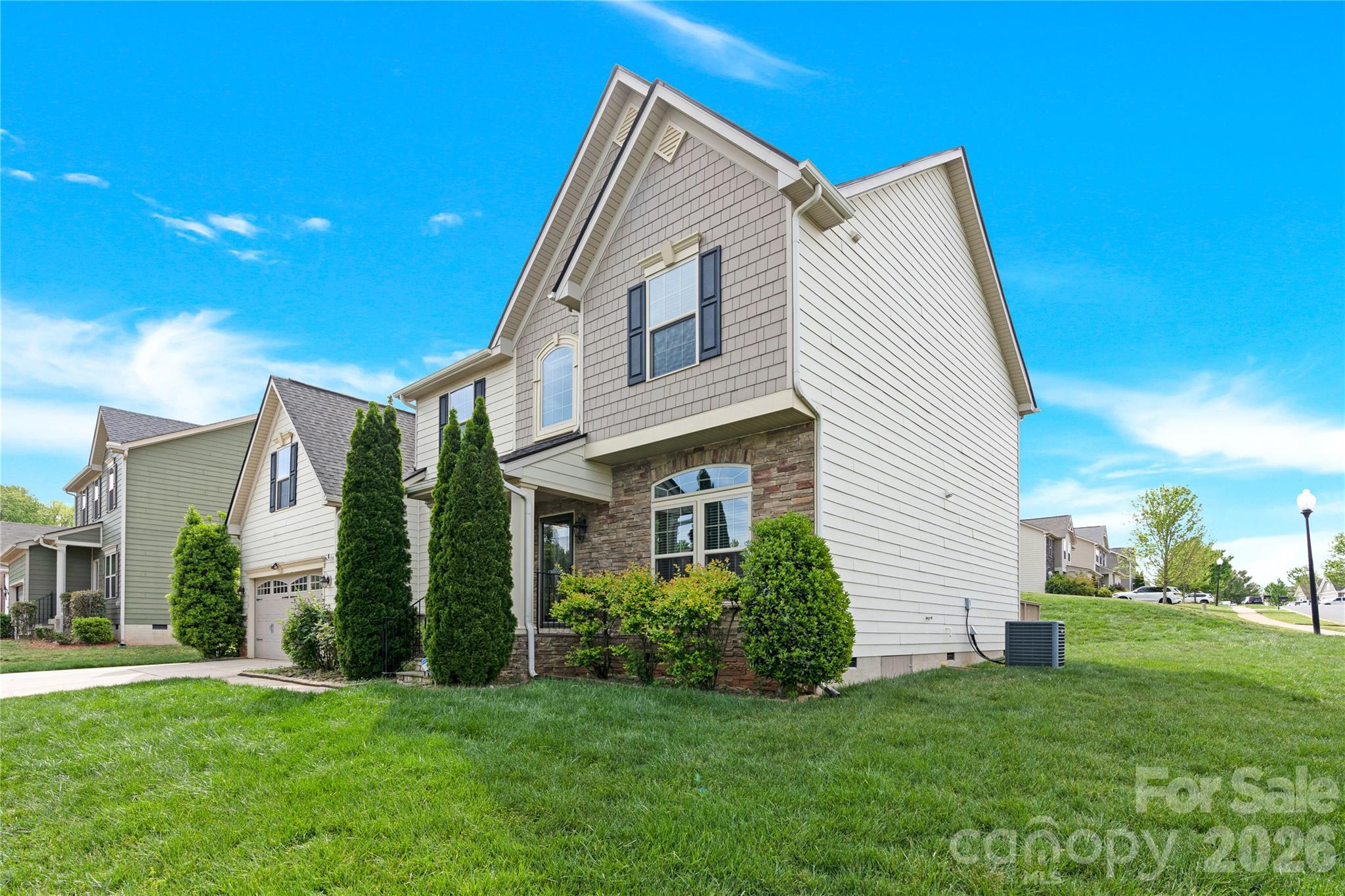 817 Wingthorn Rose Drive 34 Property Photo 3