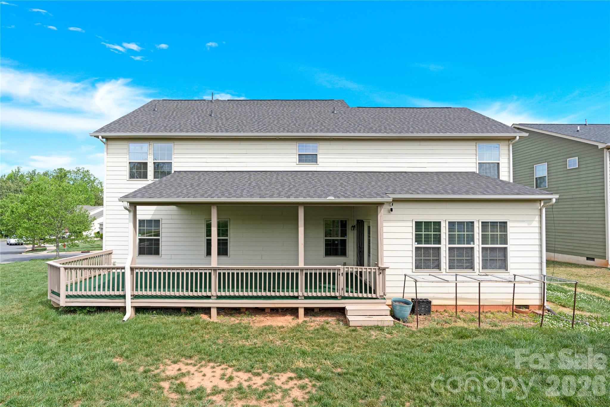 817 Wingthorn Rose Drive 34 Property Photo 7
