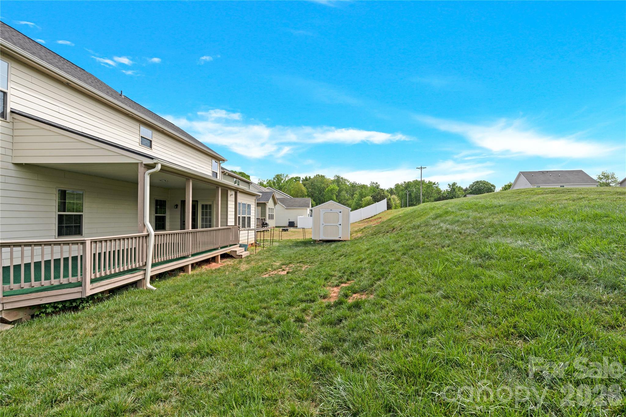 817 Wingthorn Rose Drive 34 Property Photo 8