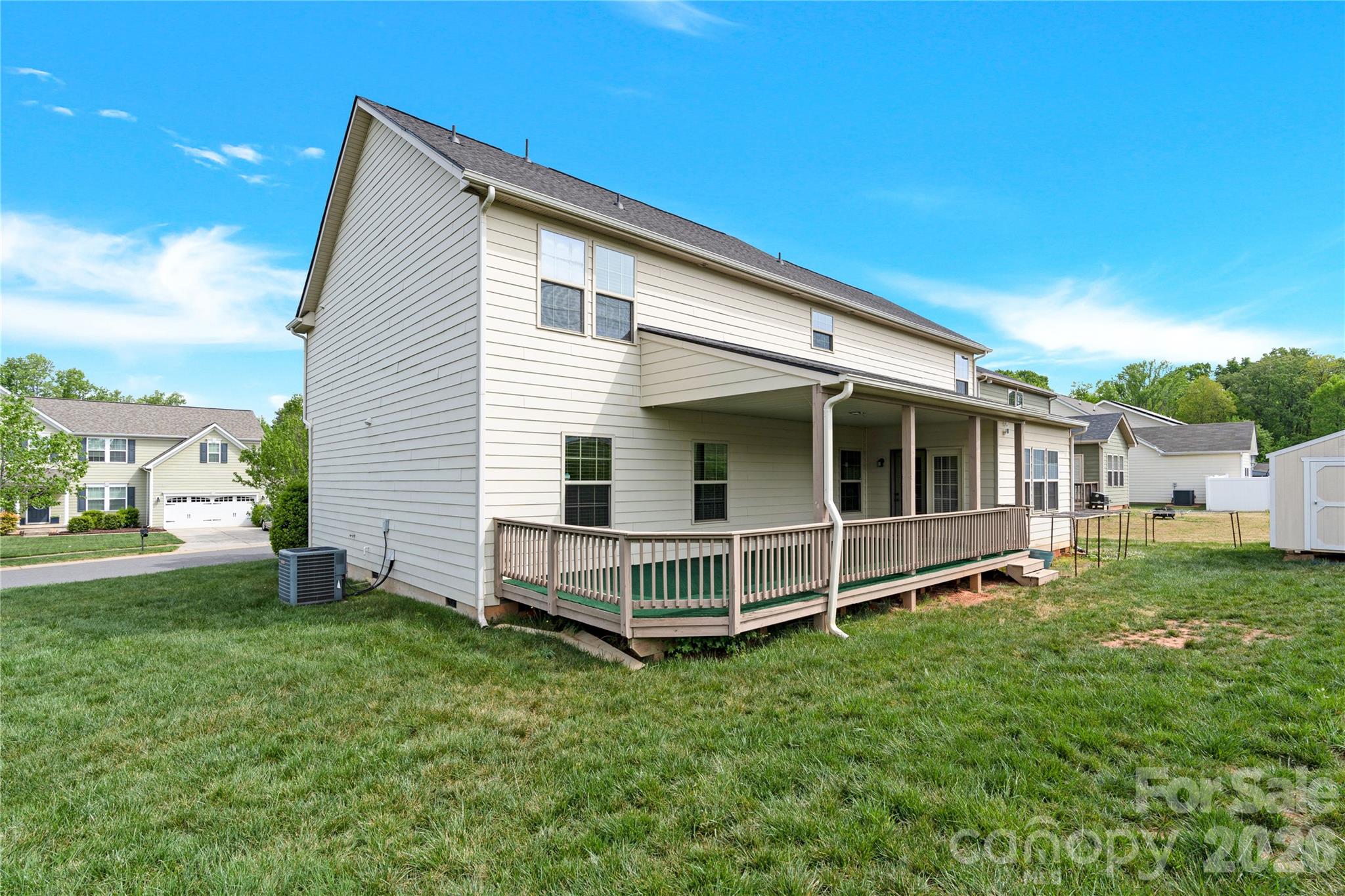 817 Wingthorn Rose Drive 34 Property Photo 9