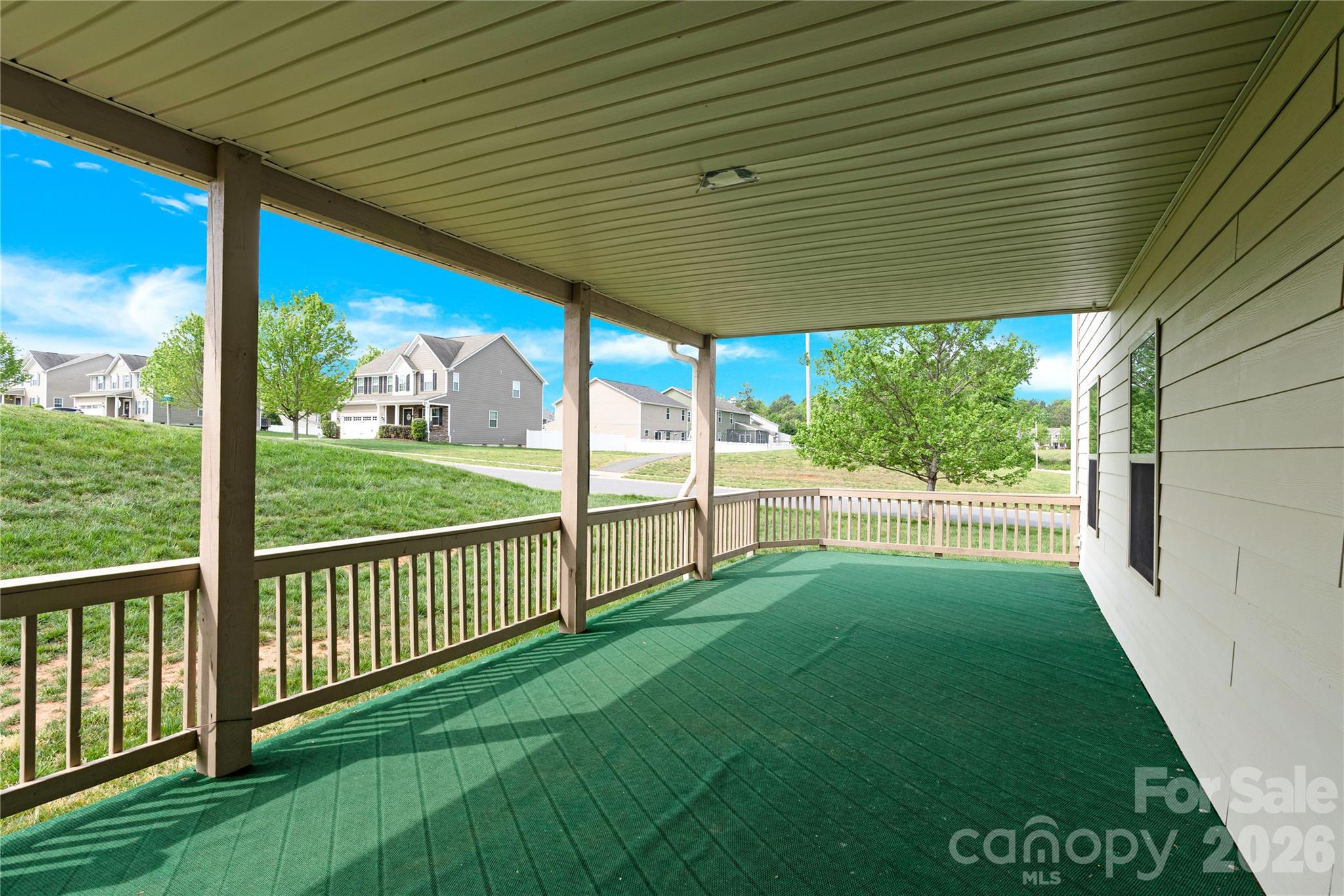 817 Wingthorn Rose Drive 34 Property Photo 10