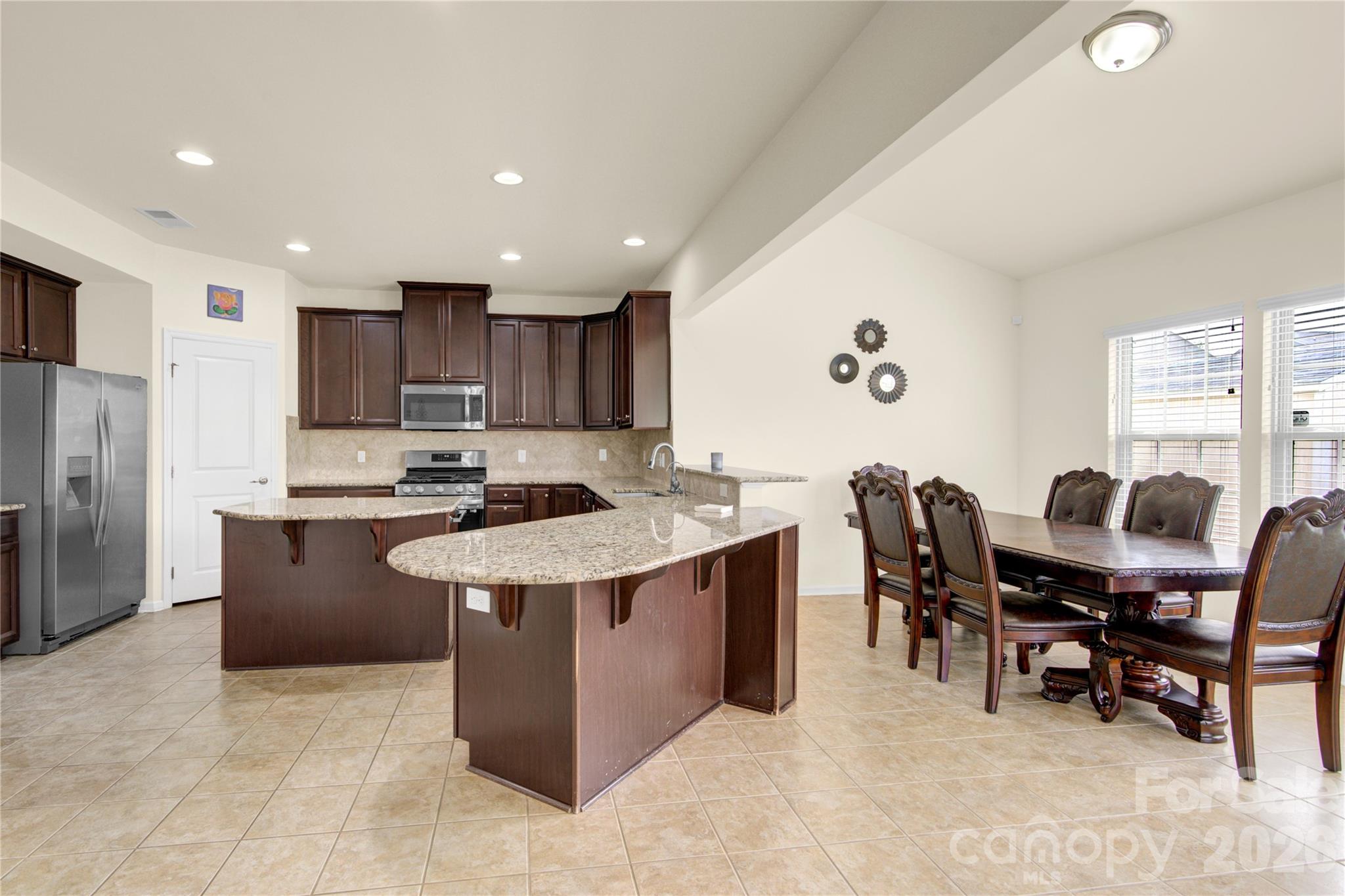 817 Wingthorn Rose Drive 34 Property Photo 18