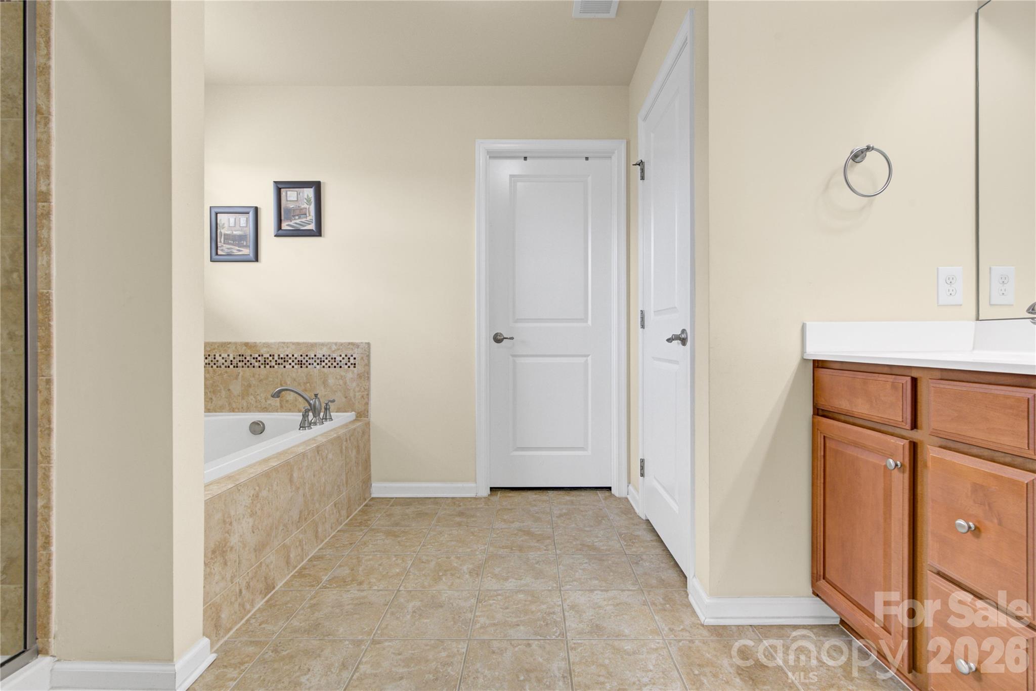 817 Wingthorn Rose Drive 34 Property Photo 39