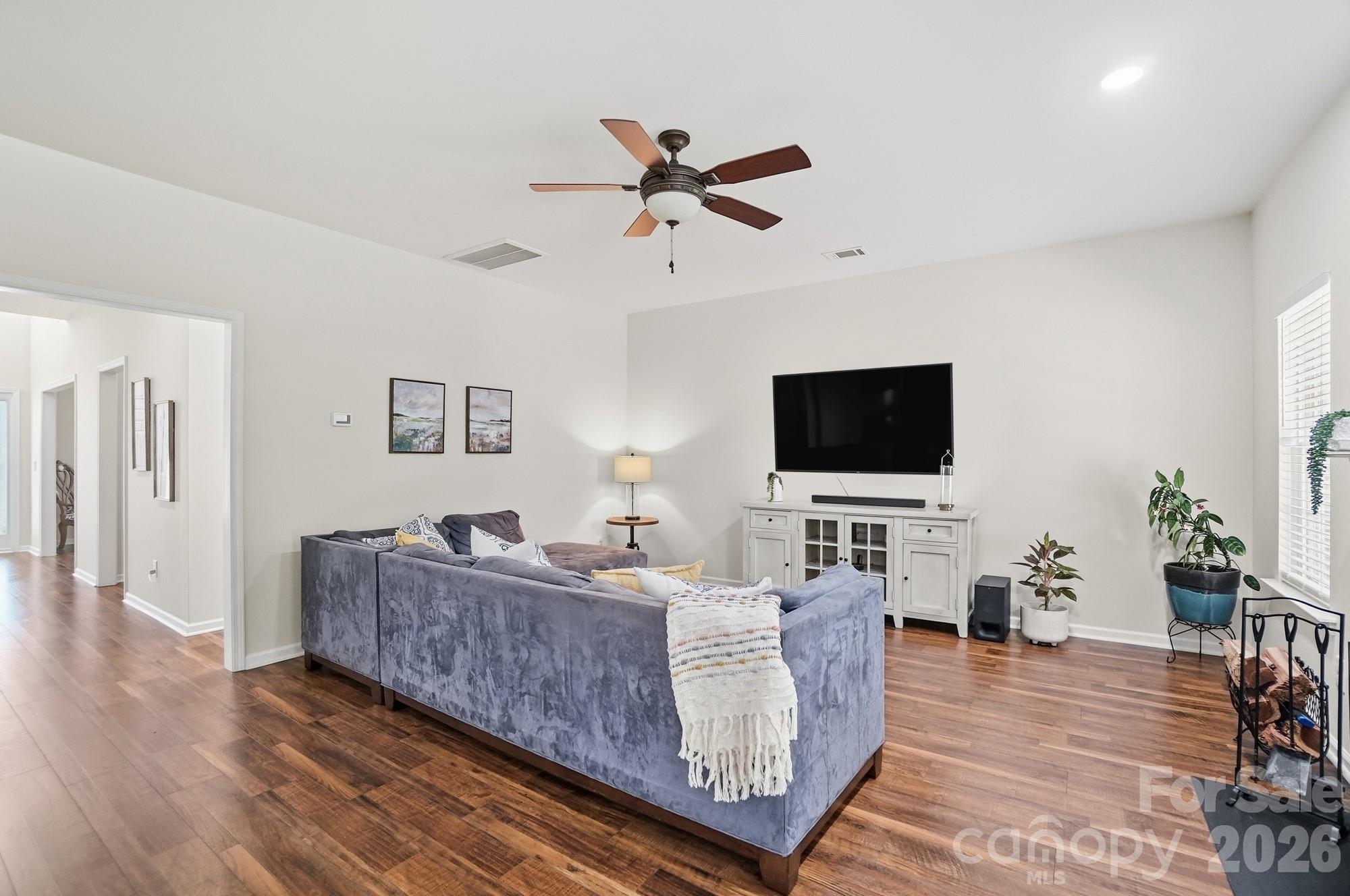2109 Coral Berry Lane Property Photo 13