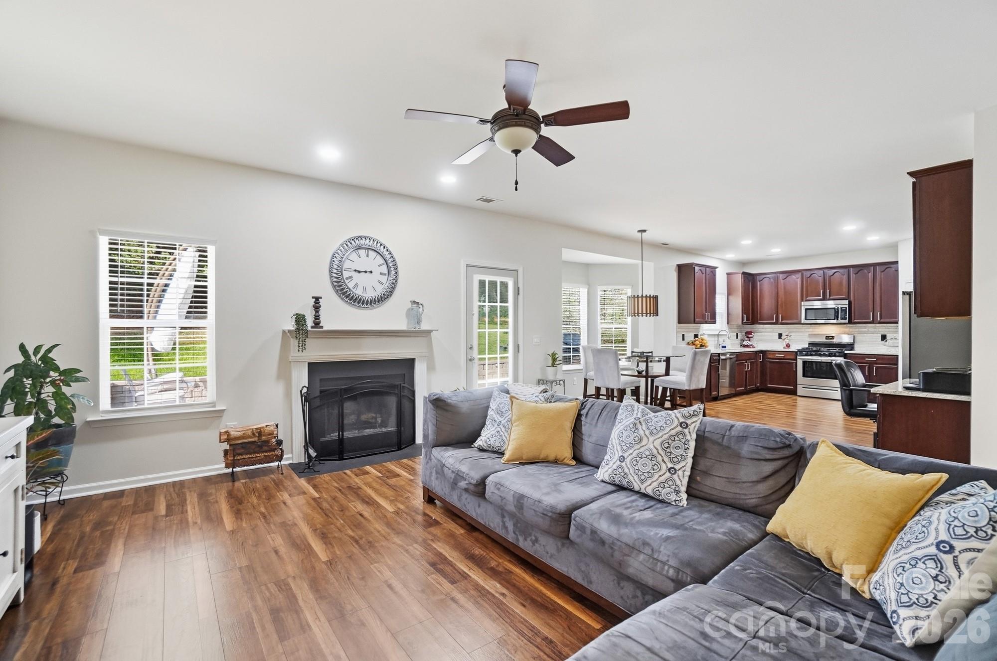 2109 Coral Berry Lane Property Photo 14