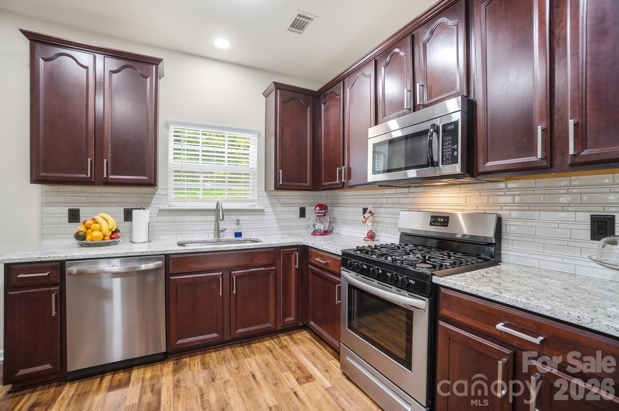 2109 Coral Berry Lane Property Photo 18