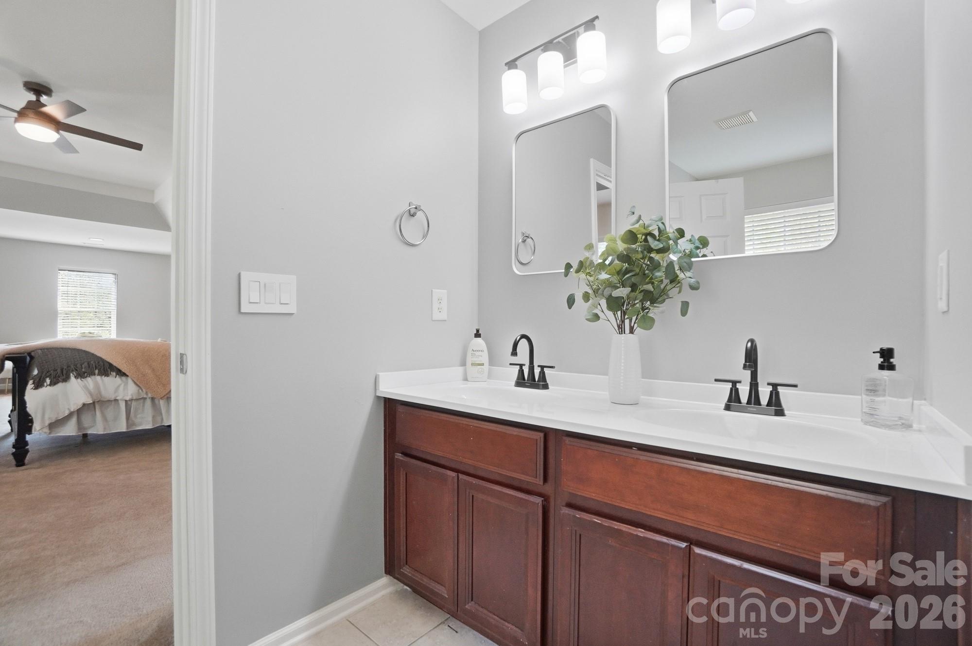 2109 Coral Berry Lane Property Photo 22
