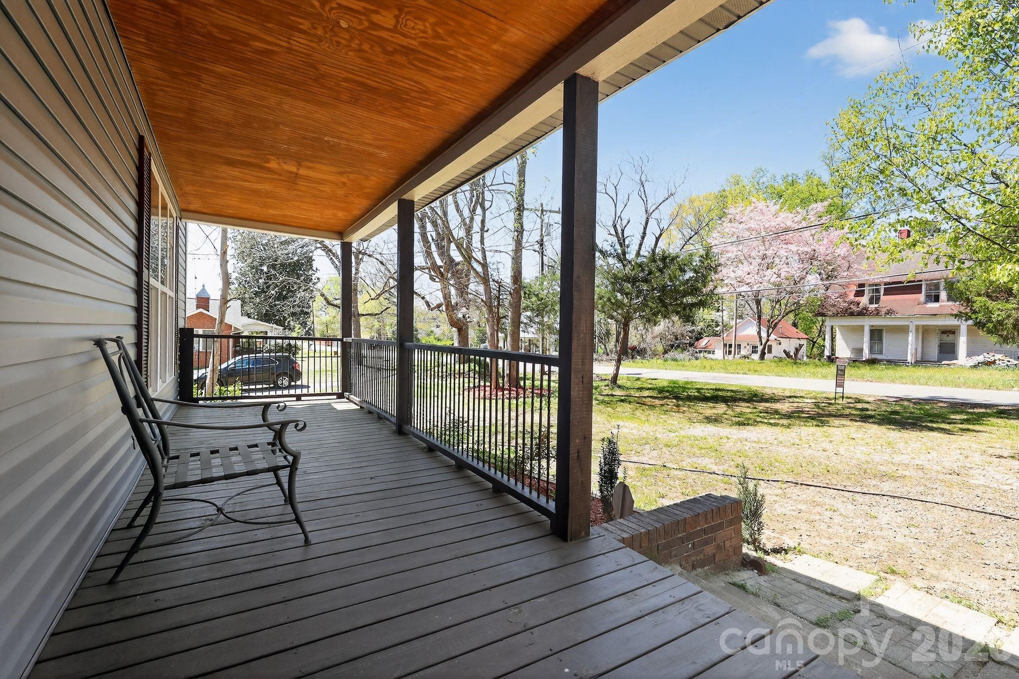 344 N Main Street Property Photo 4