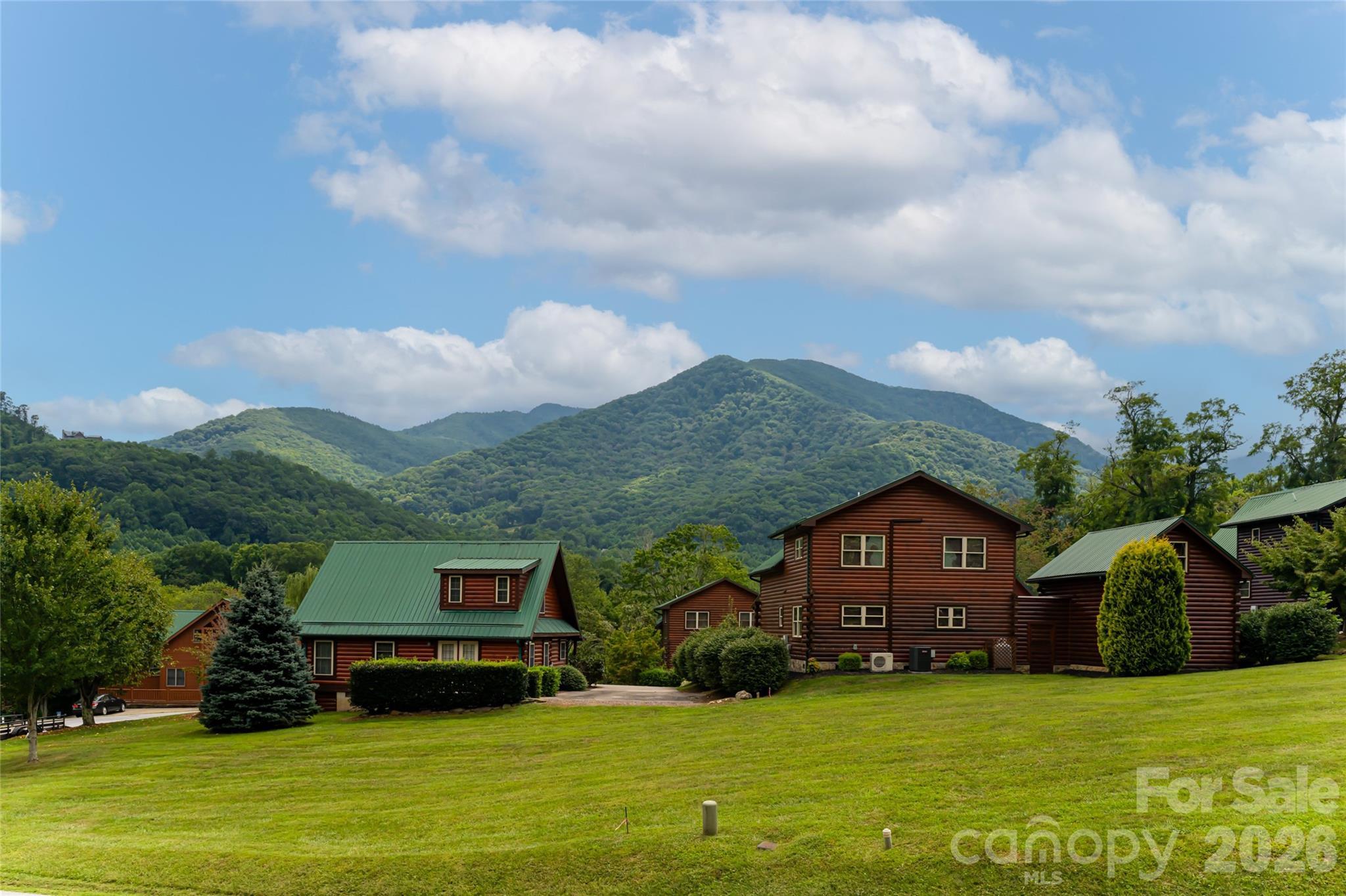 649 Panoramic Loop Property Photo 2
