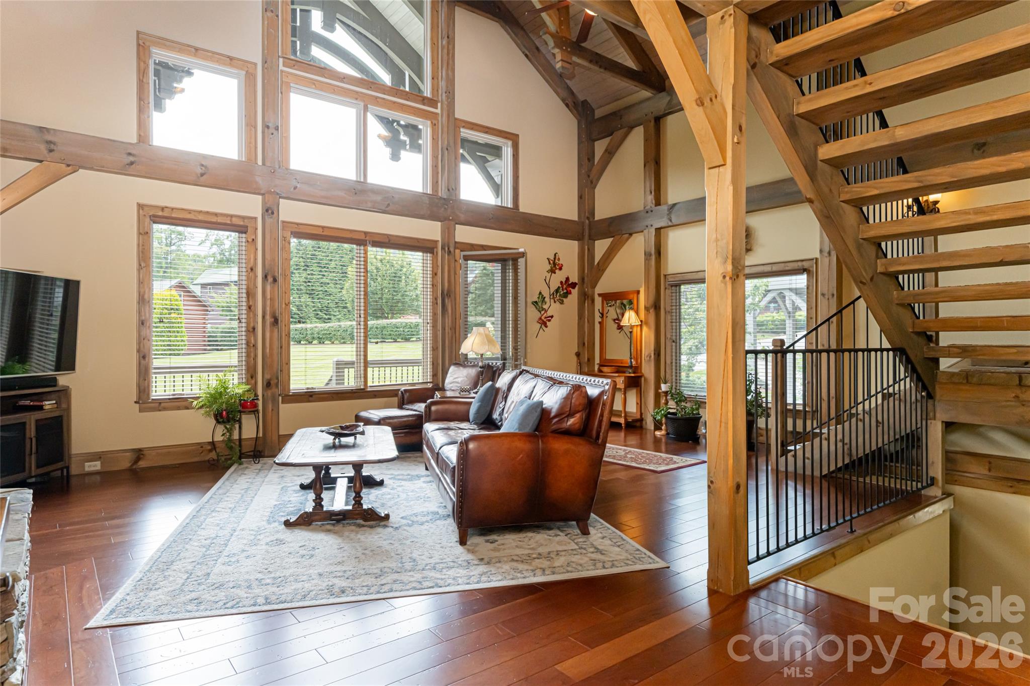 649 Panoramic Loop Property Photo 7
