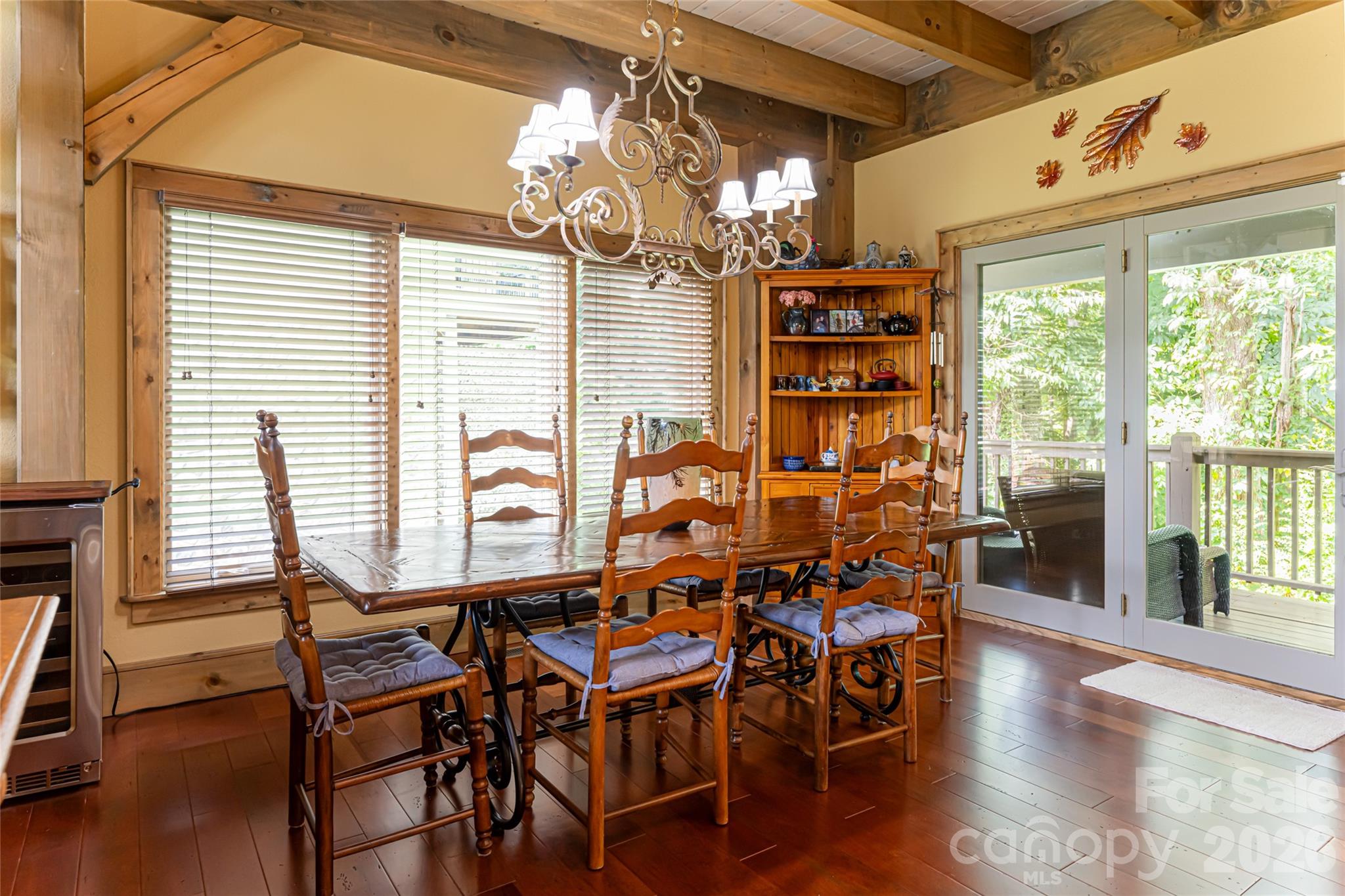 649 Panoramic Loop Property Photo 11