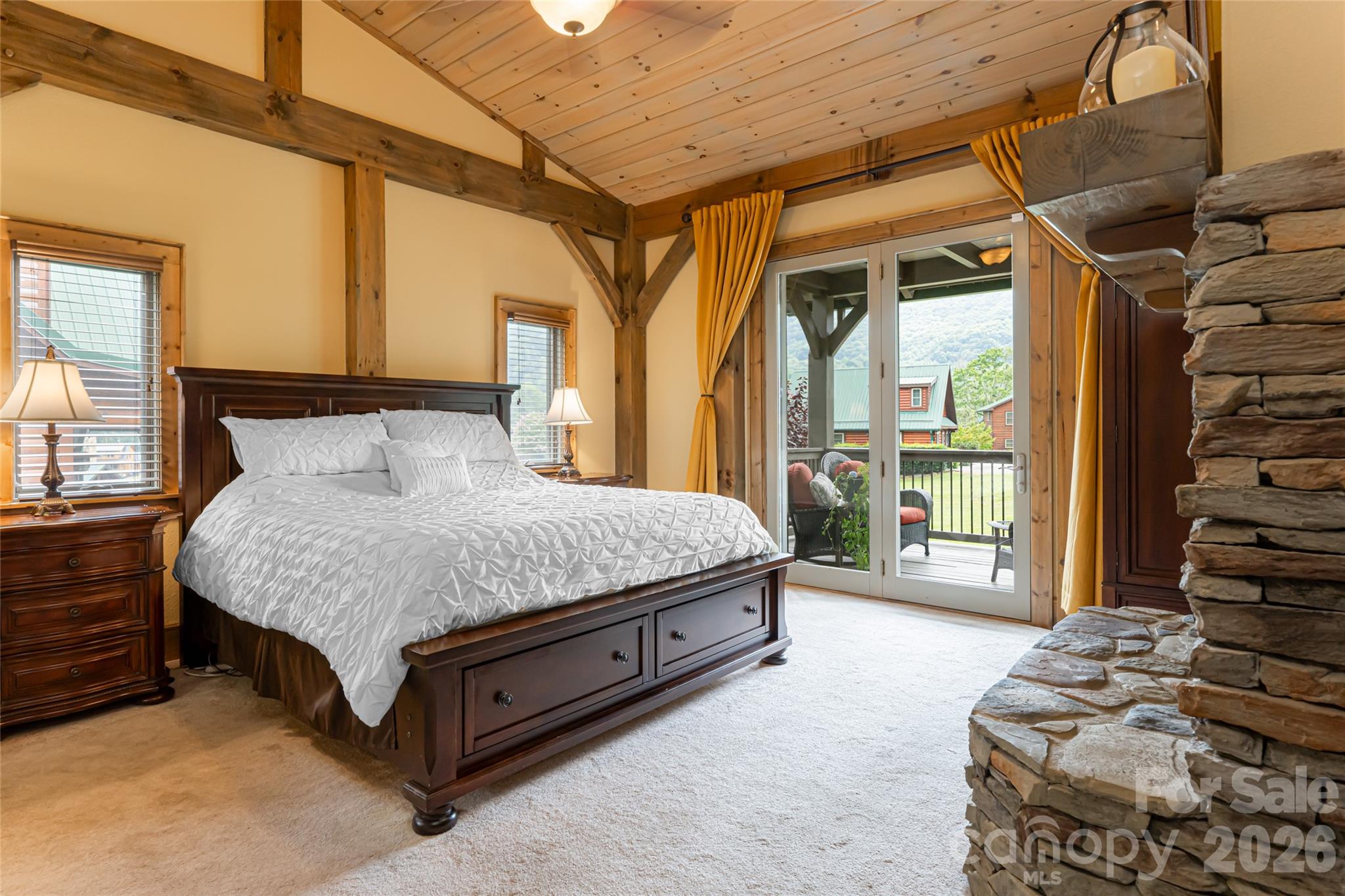 649 Panoramic Loop Property Photo 13