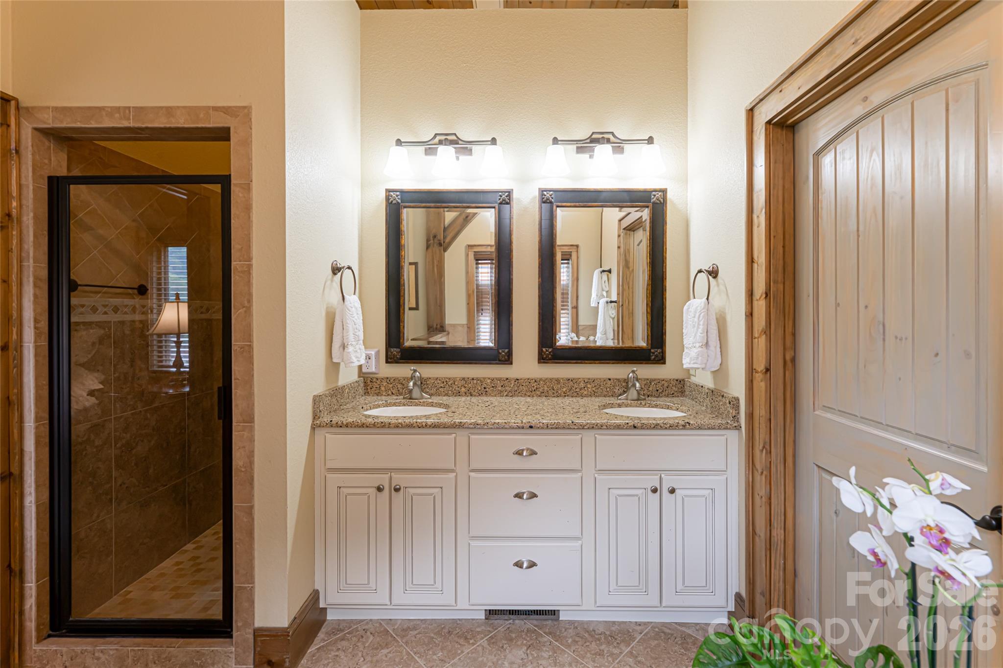649 Panoramic Loop Property Photo 19