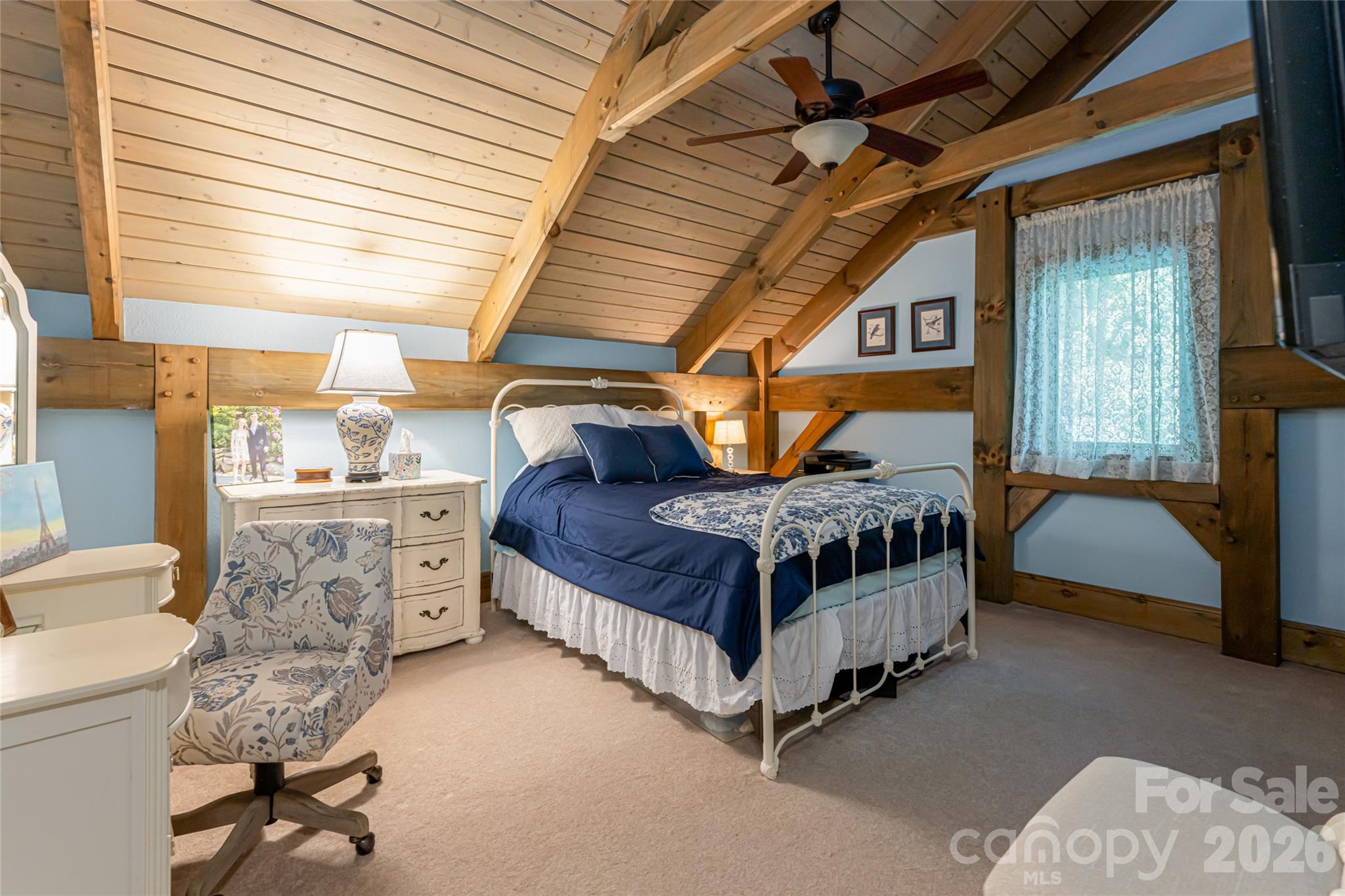 649 Panoramic Loop Property Photo 23