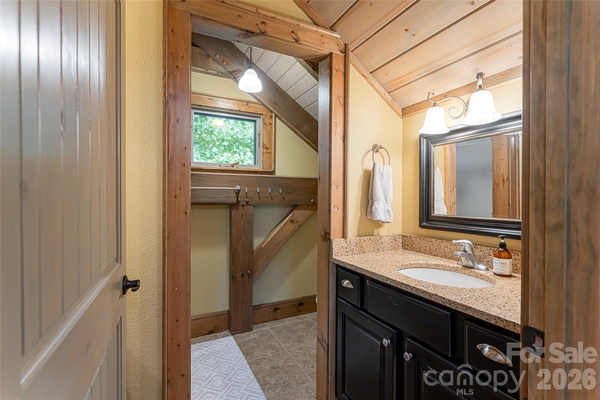 649 Panoramic Loop Property Photo 24