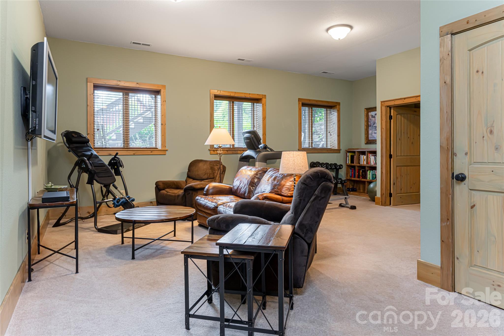 649 Panoramic Loop Property Photo 26