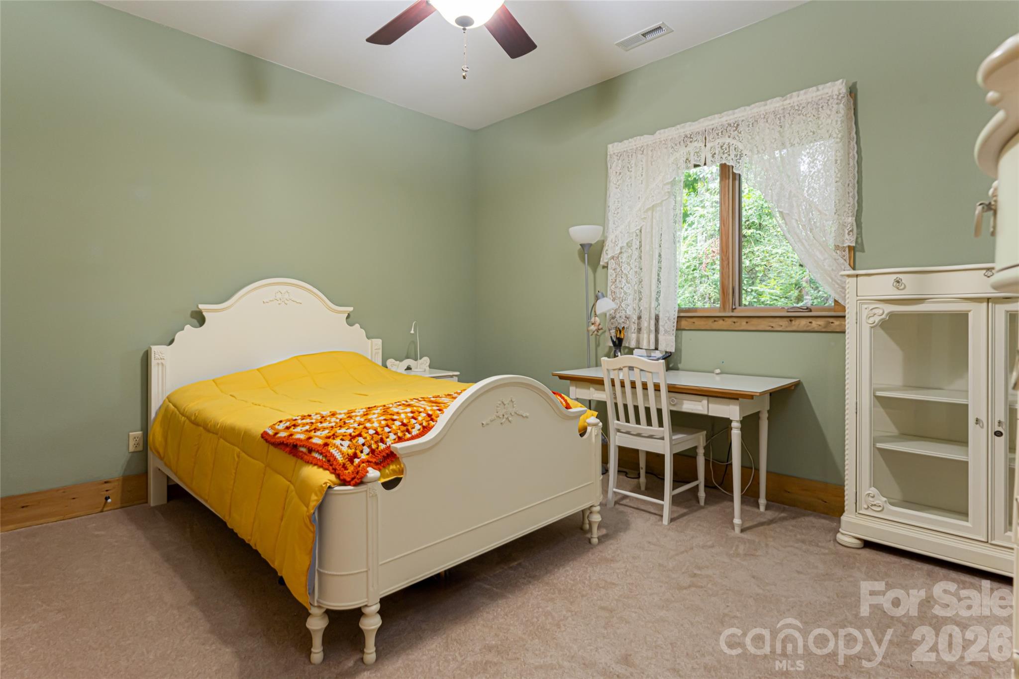 649 Panoramic Loop Property Photo 28