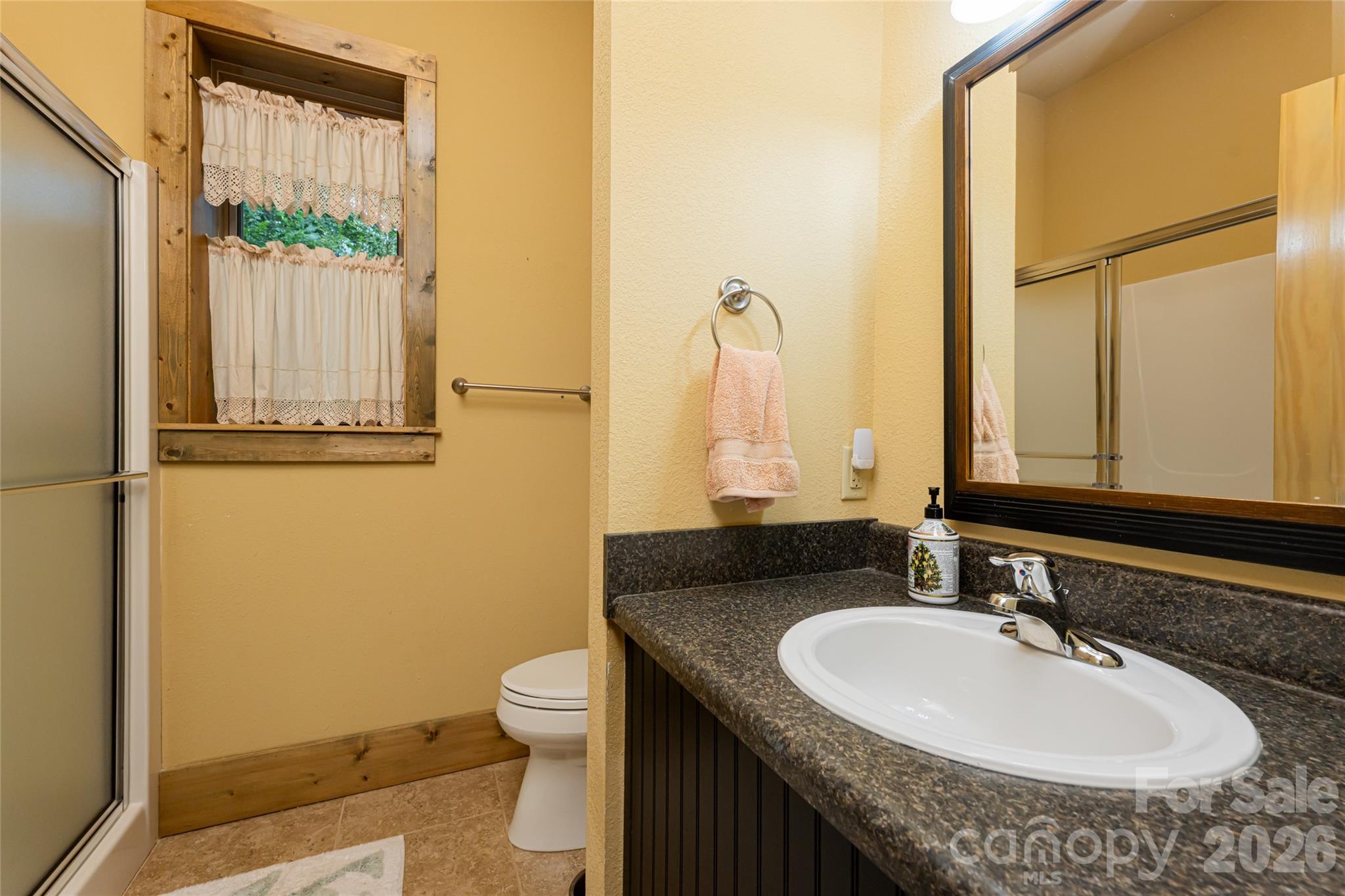 649 Panoramic Loop Property Photo 29