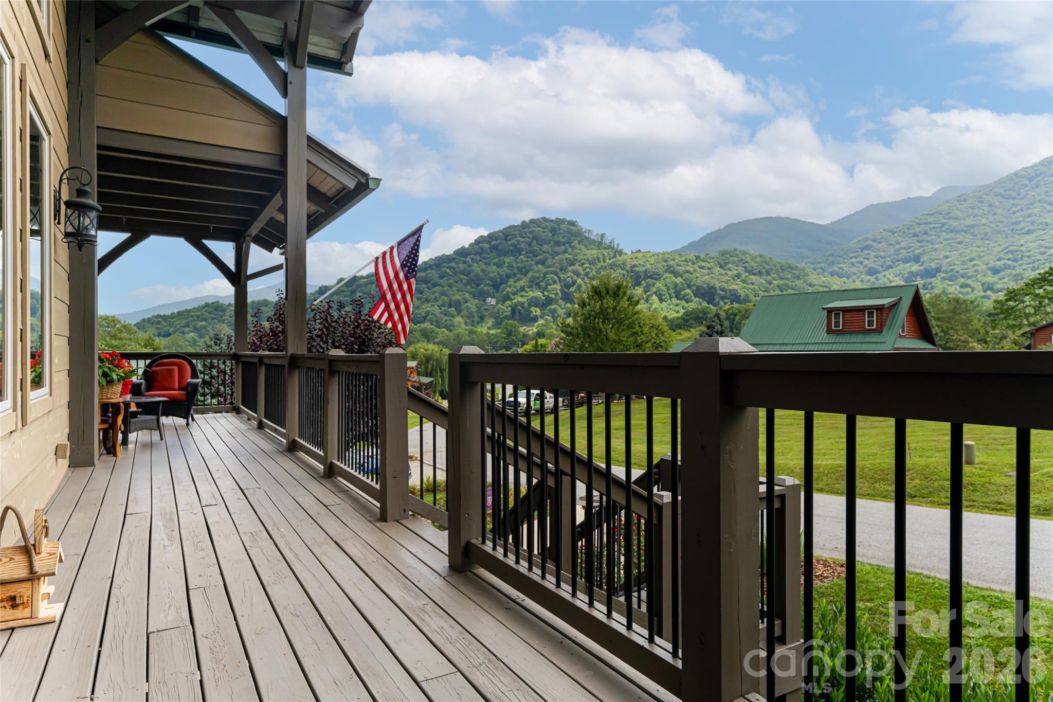 649 Panoramic Loop Property Photo 32