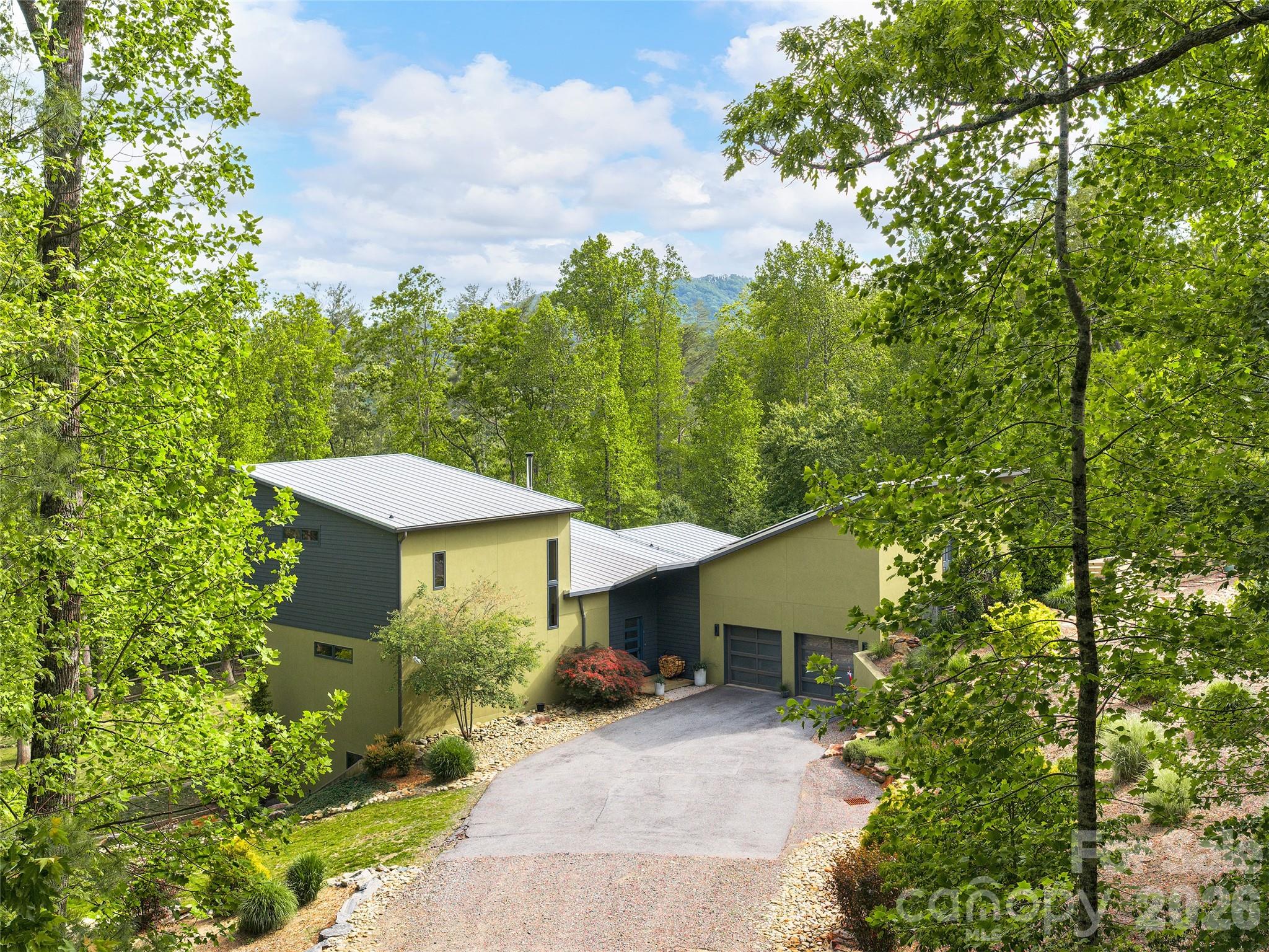 15 Sourwood Lane Property Photo 1