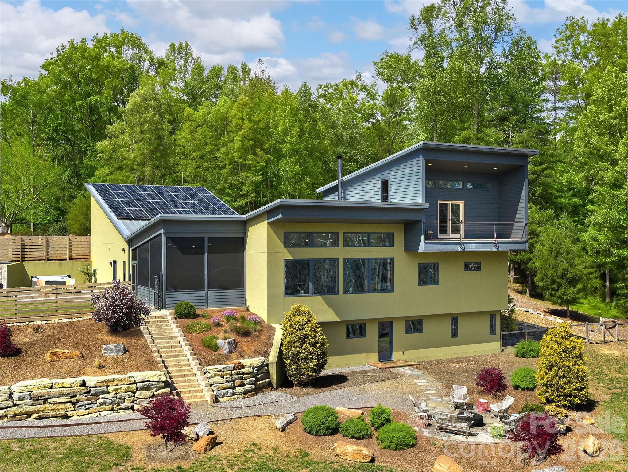 15 Sourwood Lane Property Photo 2