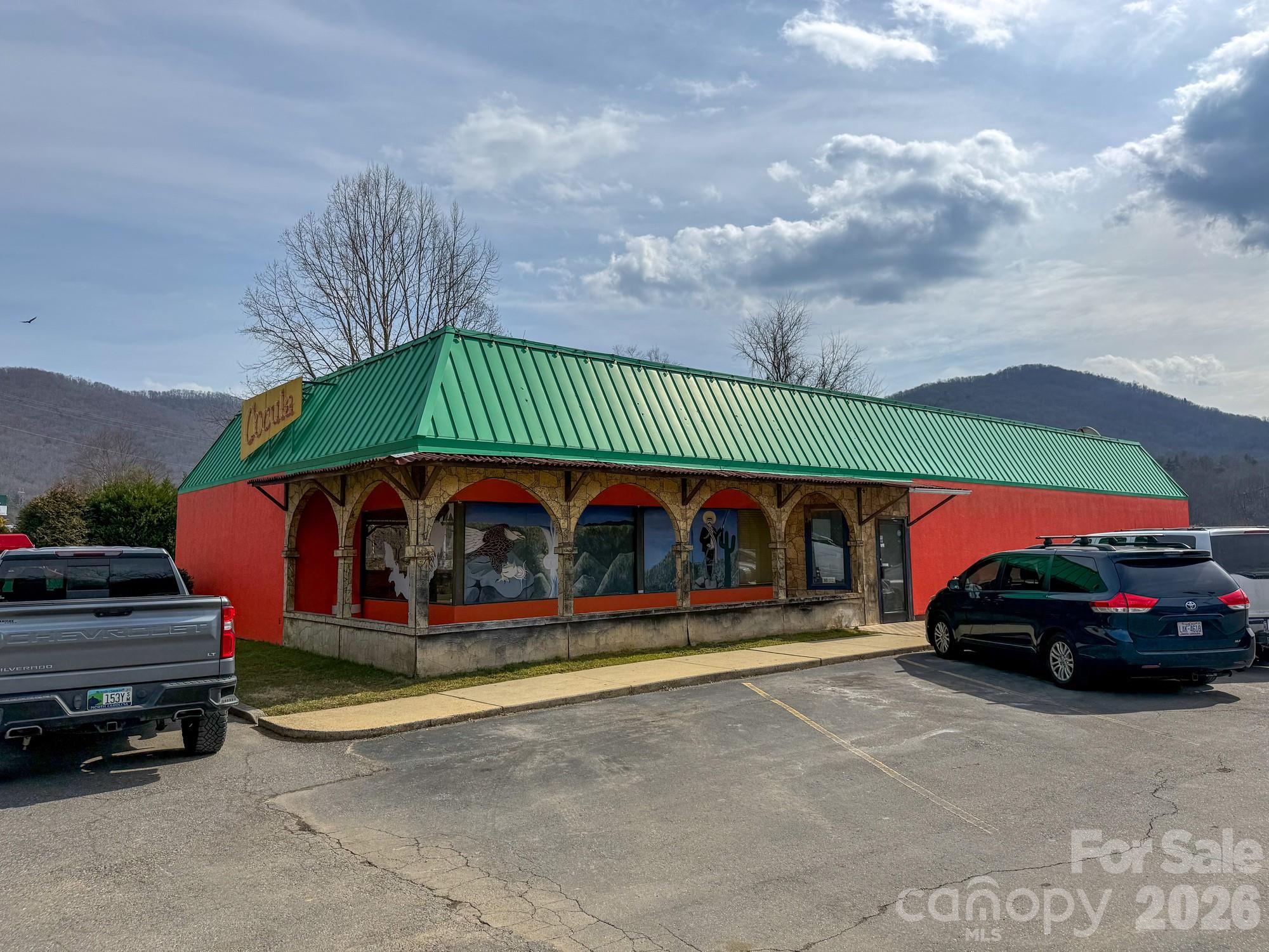 1297 Tunnel Road Property Photo 4