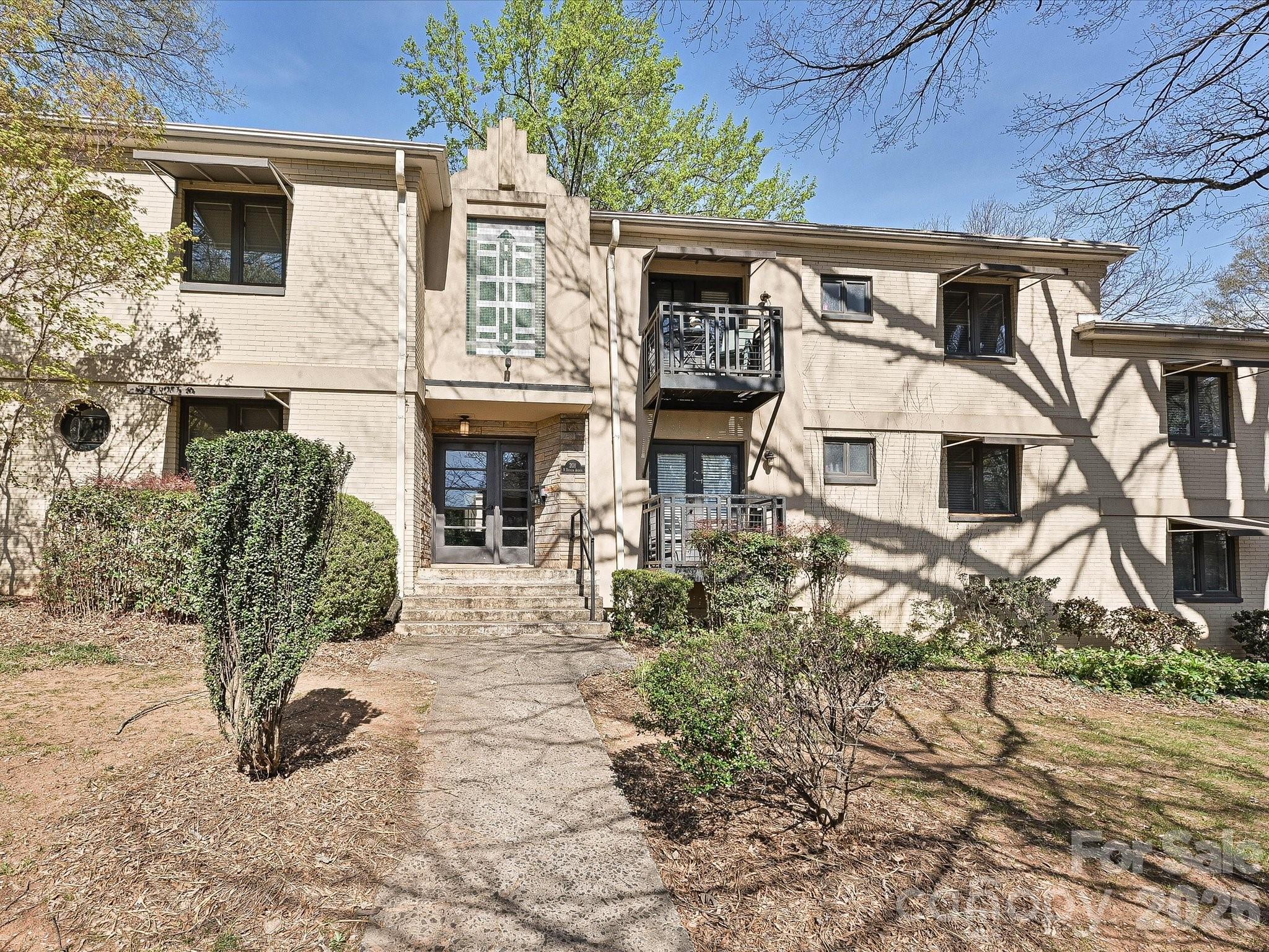 201 N Dotger Avenue C9 Property Photo 1