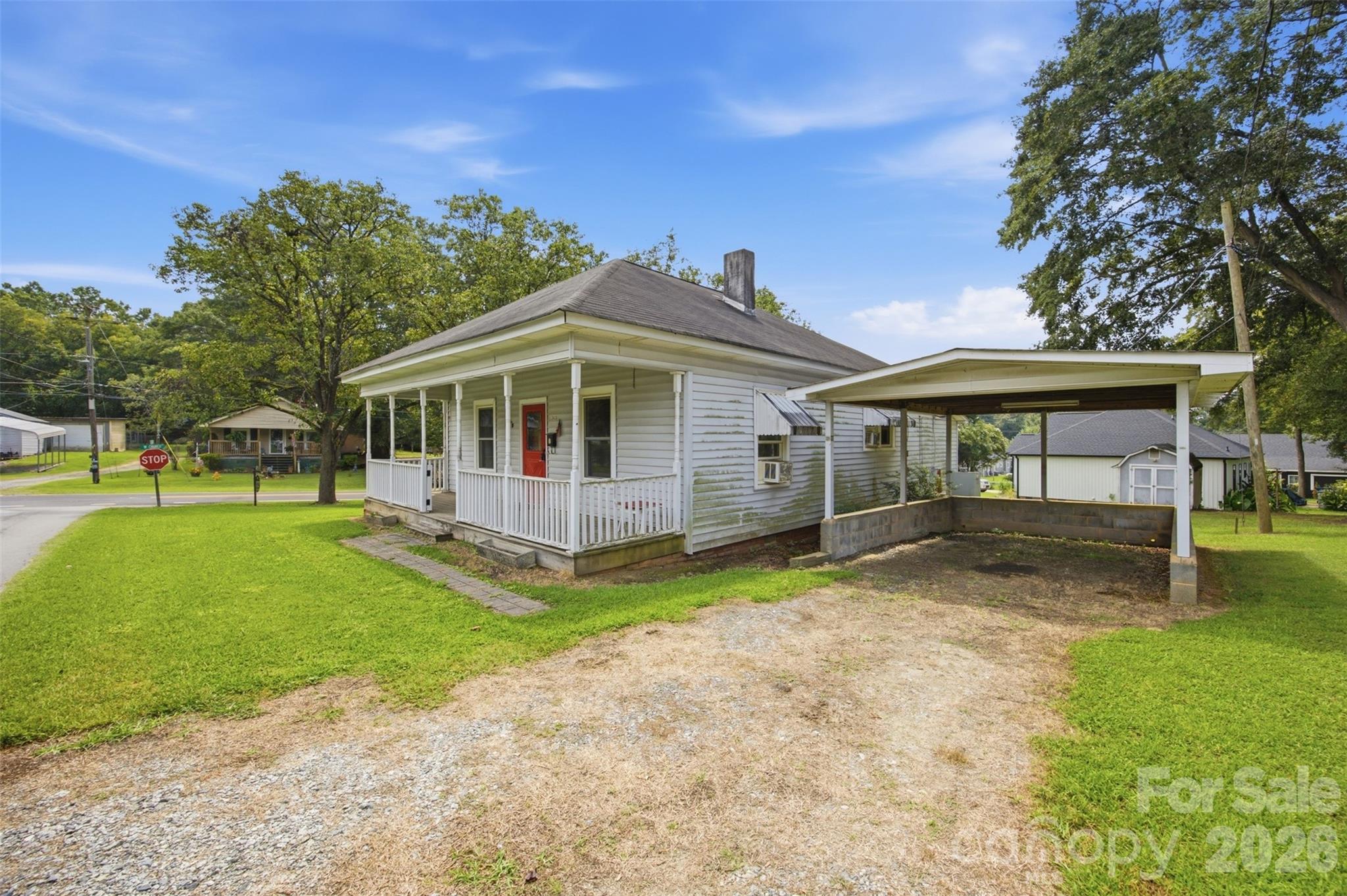 303 2nd Street Property Photo 2