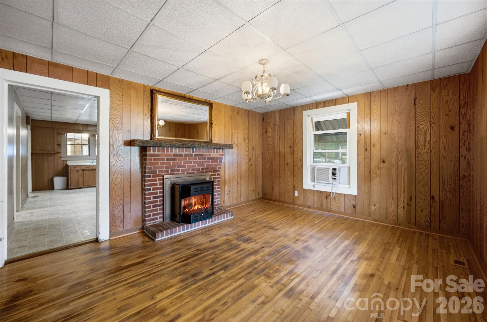 303 2nd Street Property Photo 4