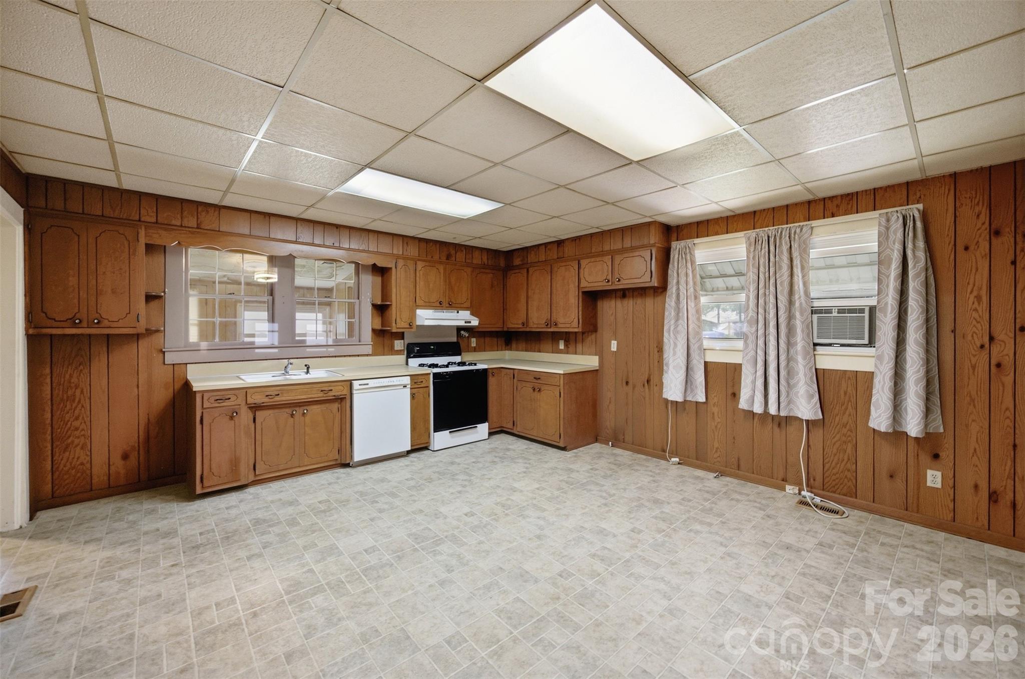 303 2nd Street Property Photo 6